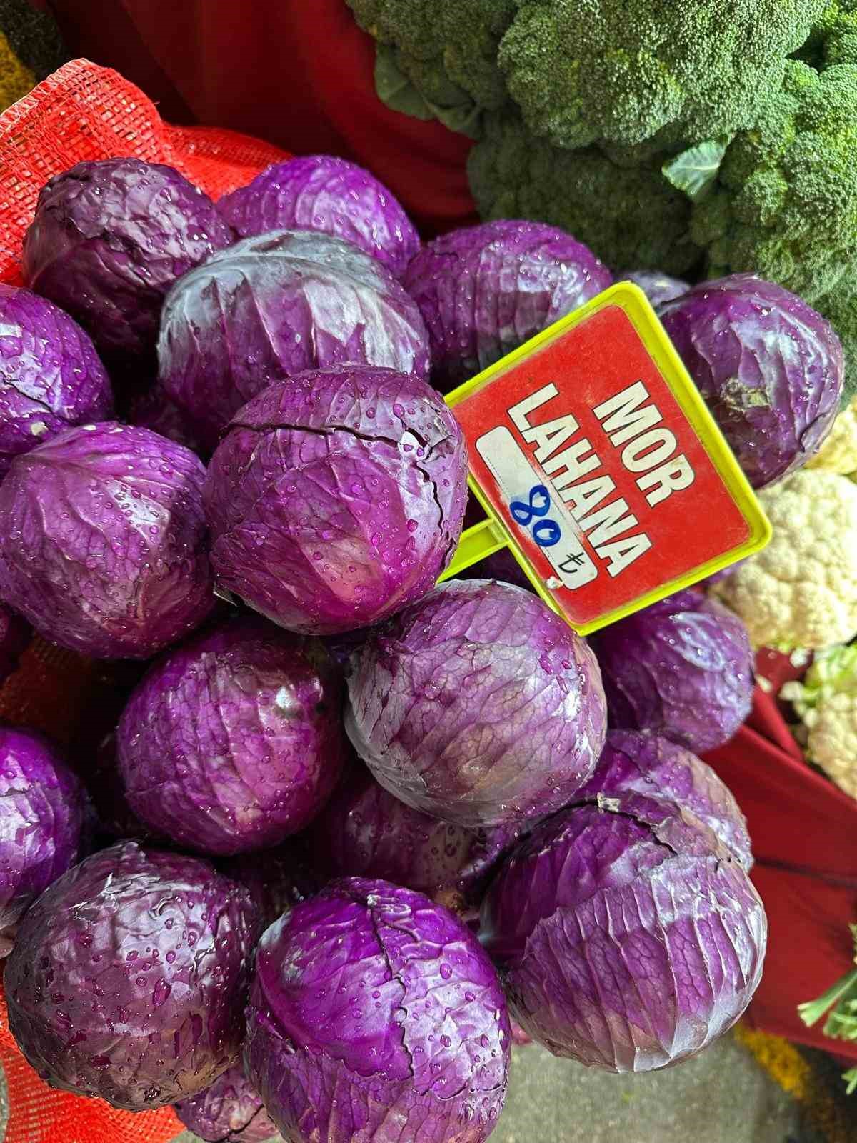 Pazarda tanesi 80 lira; çiftçiden 5 liradan almak istediler
