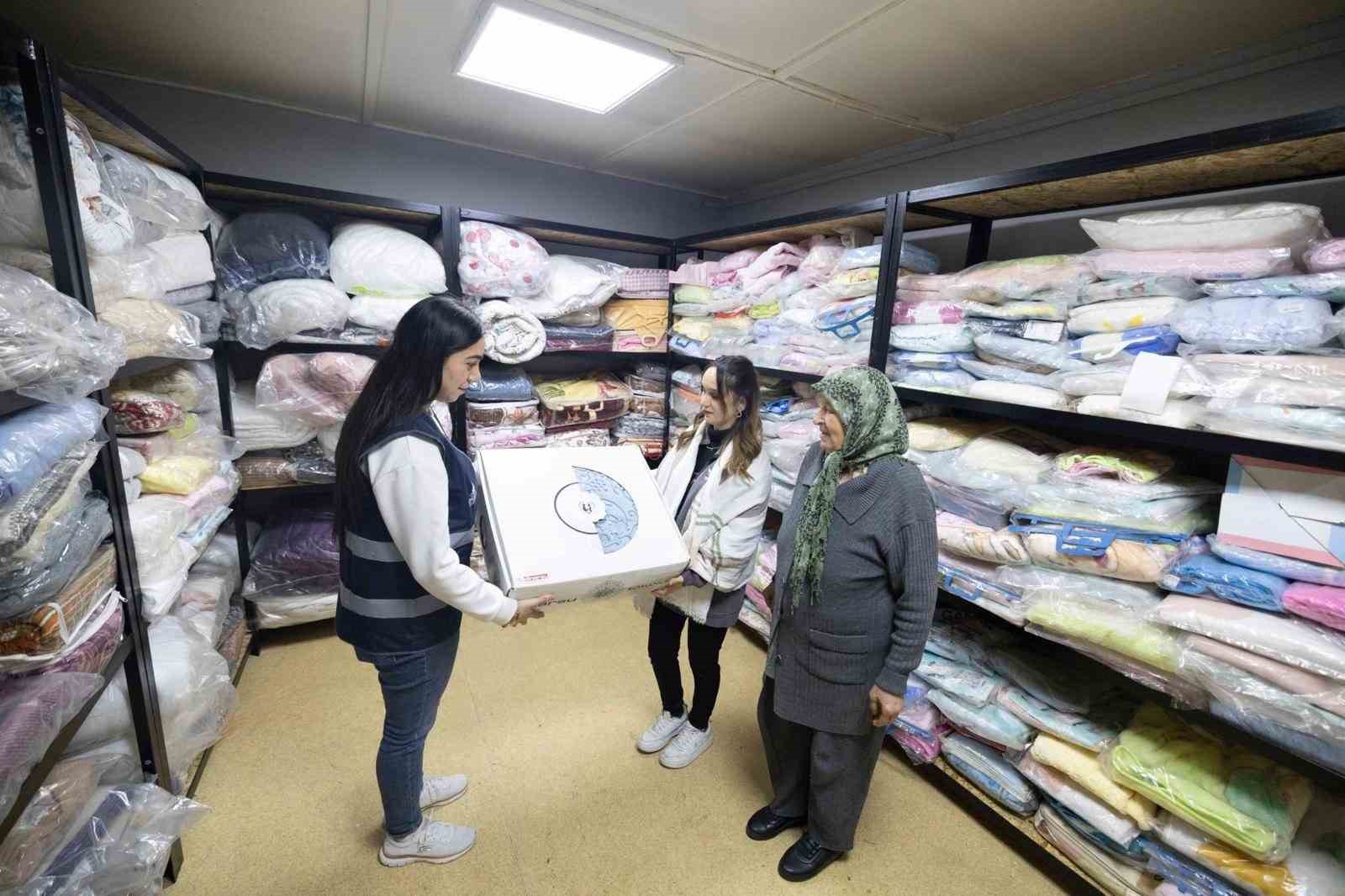 Gelinlik hayali İzmir&rsquo;de &uuml;cretsiz ger&ccedil;ek oluyor
