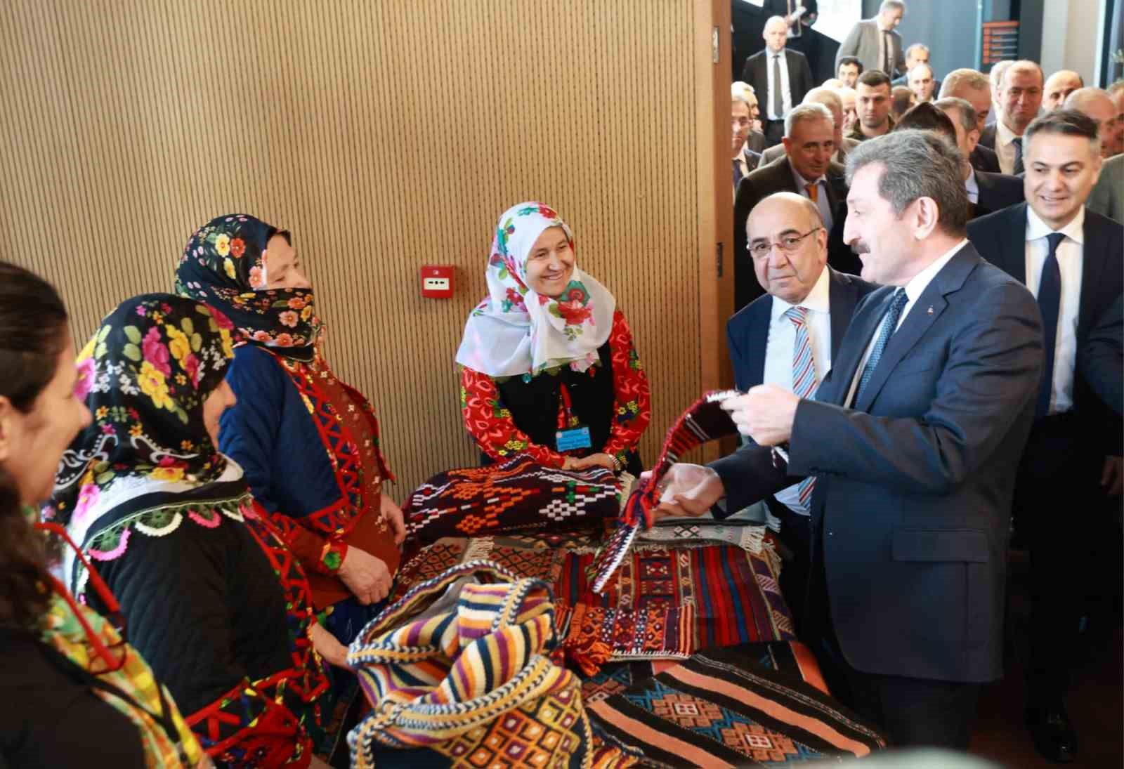 Samsun&rsquo;da 600 yıllık belleme geleneği ve Tahtak&ouml;pr&uuml; kilimi dokumacılığı yaşatılıyor
