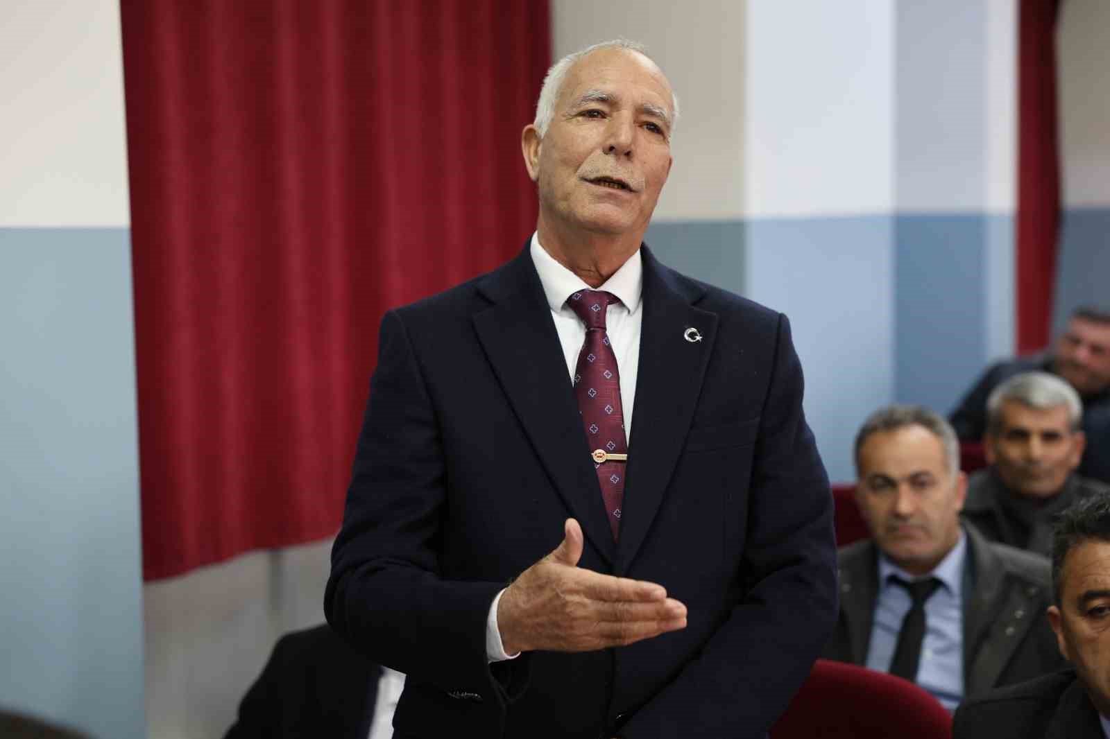 Iğdır Valisi Taşolar, Aralık il&ccedil;esinde muhtarlarla bir araya geldi
