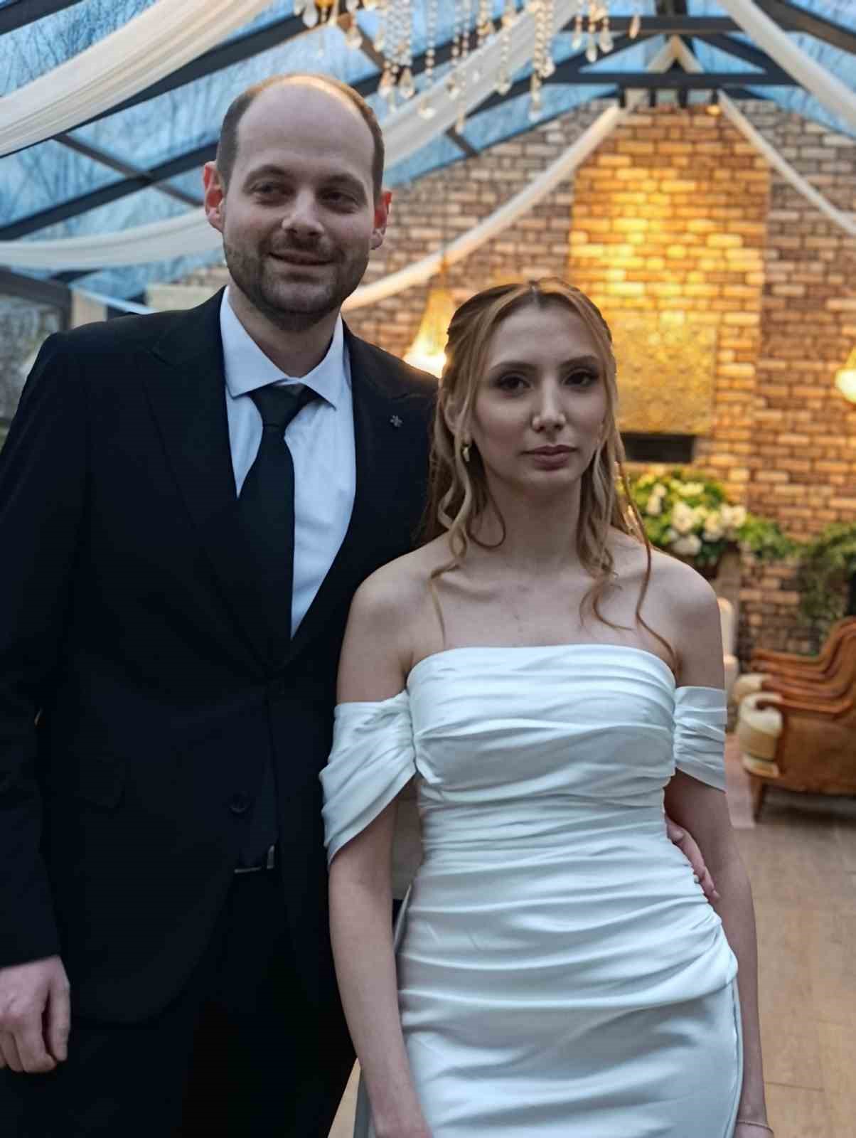 Alman damadın T&uuml;rk bayrağı hassasiyeti
