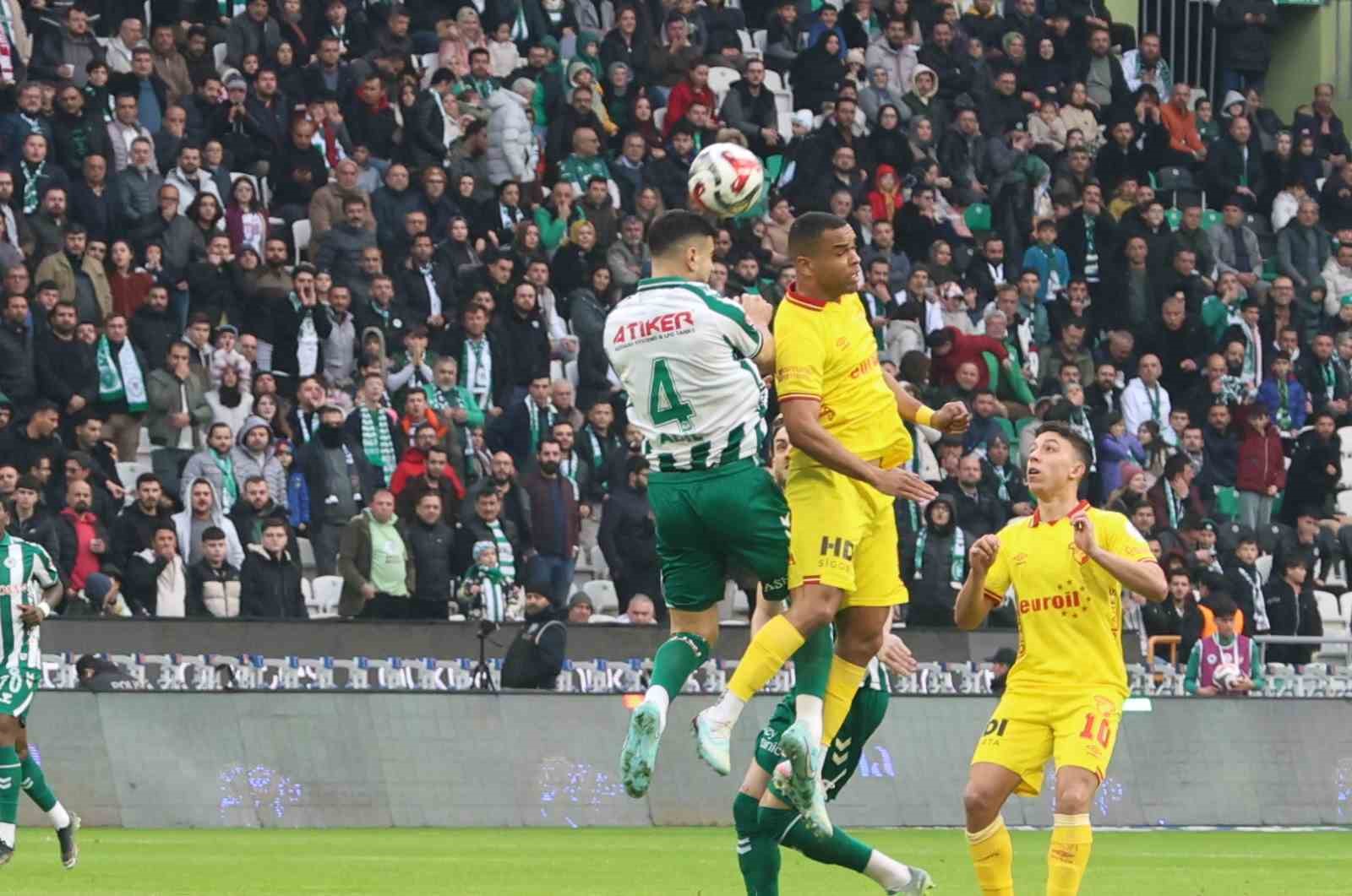 Trendyol S&uuml;per Lig: Konyaspor: 0 - G&ouml;ztepe: 0 (İlk yarı)
