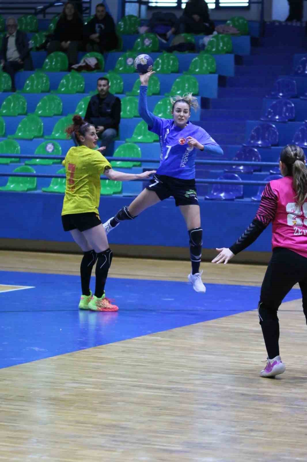 Armada Praxis Yalıkavak Spor Kul&uuml;b&uuml;&rsquo;nden g&uuml;&ccedil;l&uuml; kapanış
