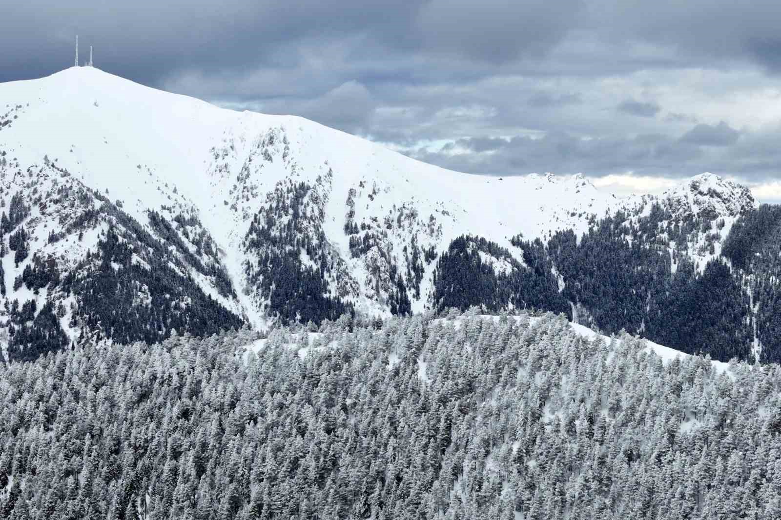Bir g&uuml;nde d&ouml;rt mevsimi birden yaşadılar
