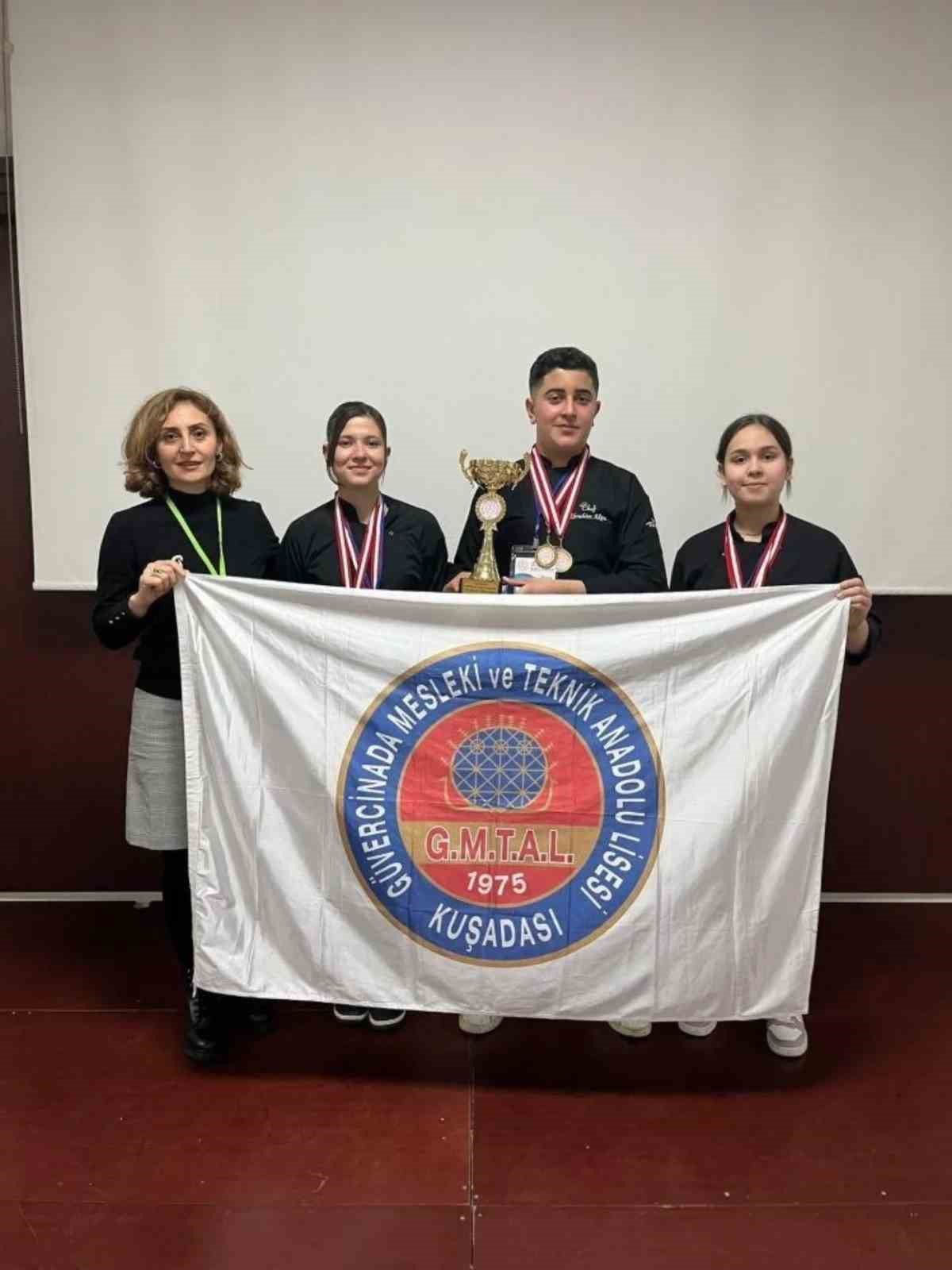 Kuşadası’ndaki okul aşçılık yarışmasında bölge birincisi oldu