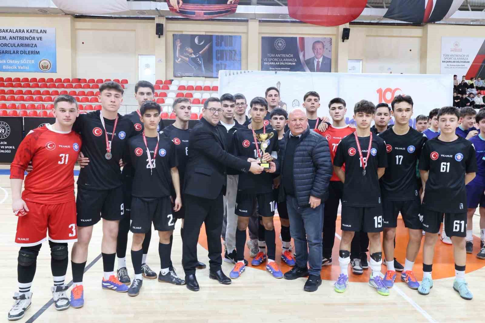 Bilecik&rsquo;te gen&ccedil; erkekler futsal m&uuml;sabakaları sona erdi
