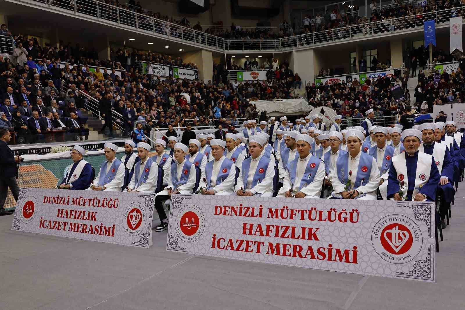 Denizli&rsquo;de 168 &ouml;ğrenci hafızlık icazeti aldı
