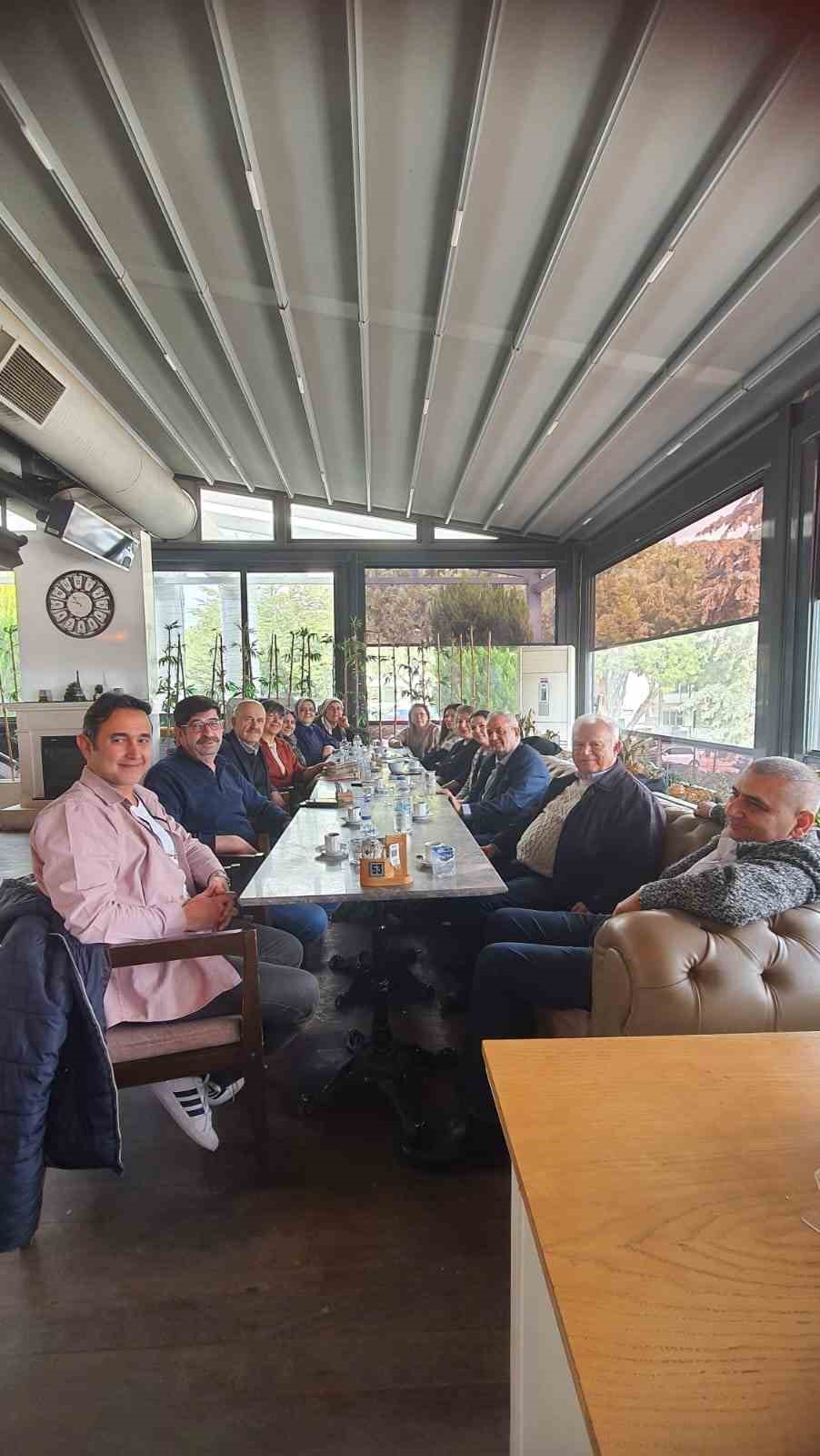 12 yıl sonra aynı sofrada buluştular