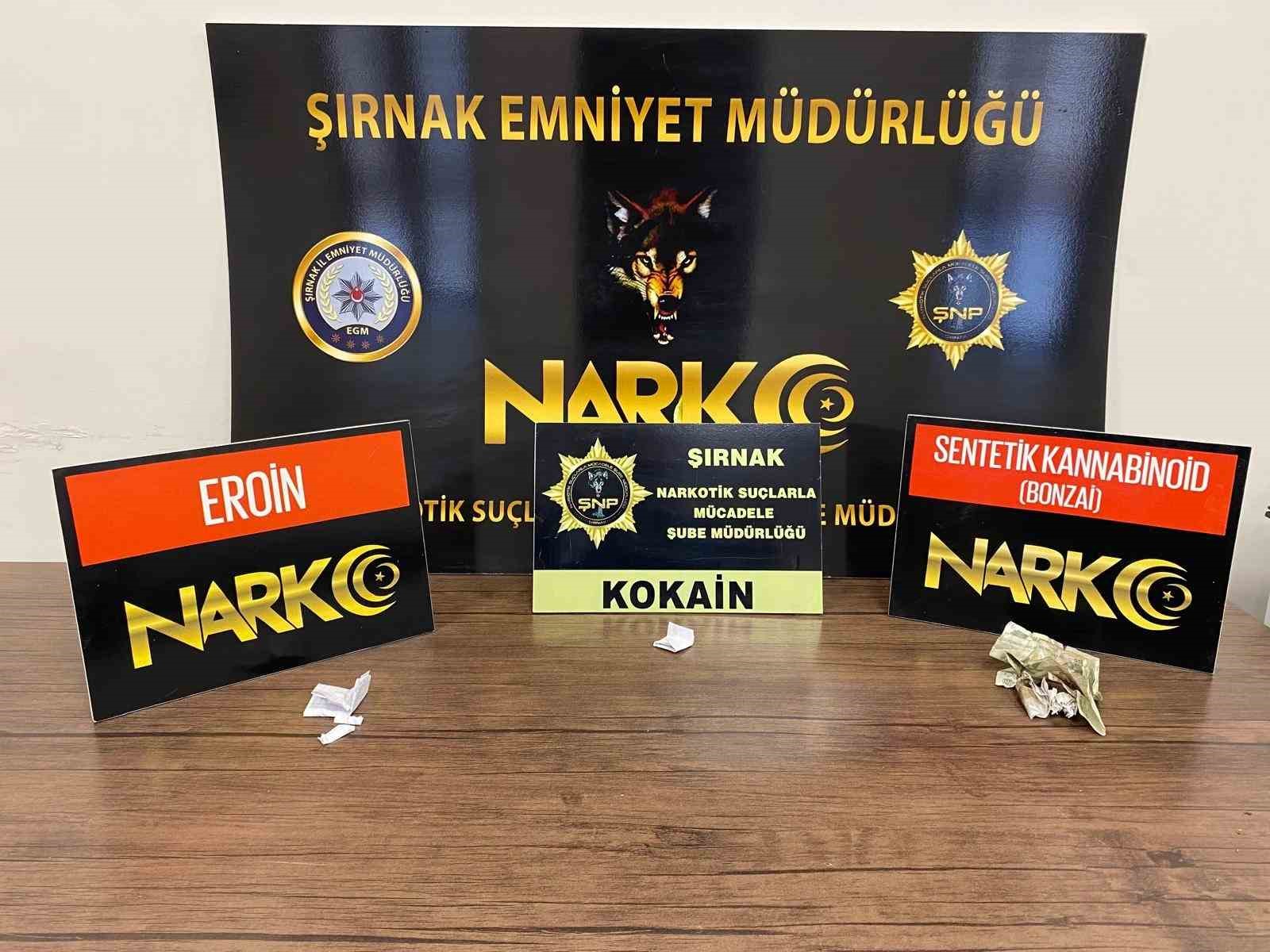 Şırnak&rsquo;ta parklarda narko-alan kıskacı: 5 ş&uuml;pheli g&ouml;zaltına alındı
