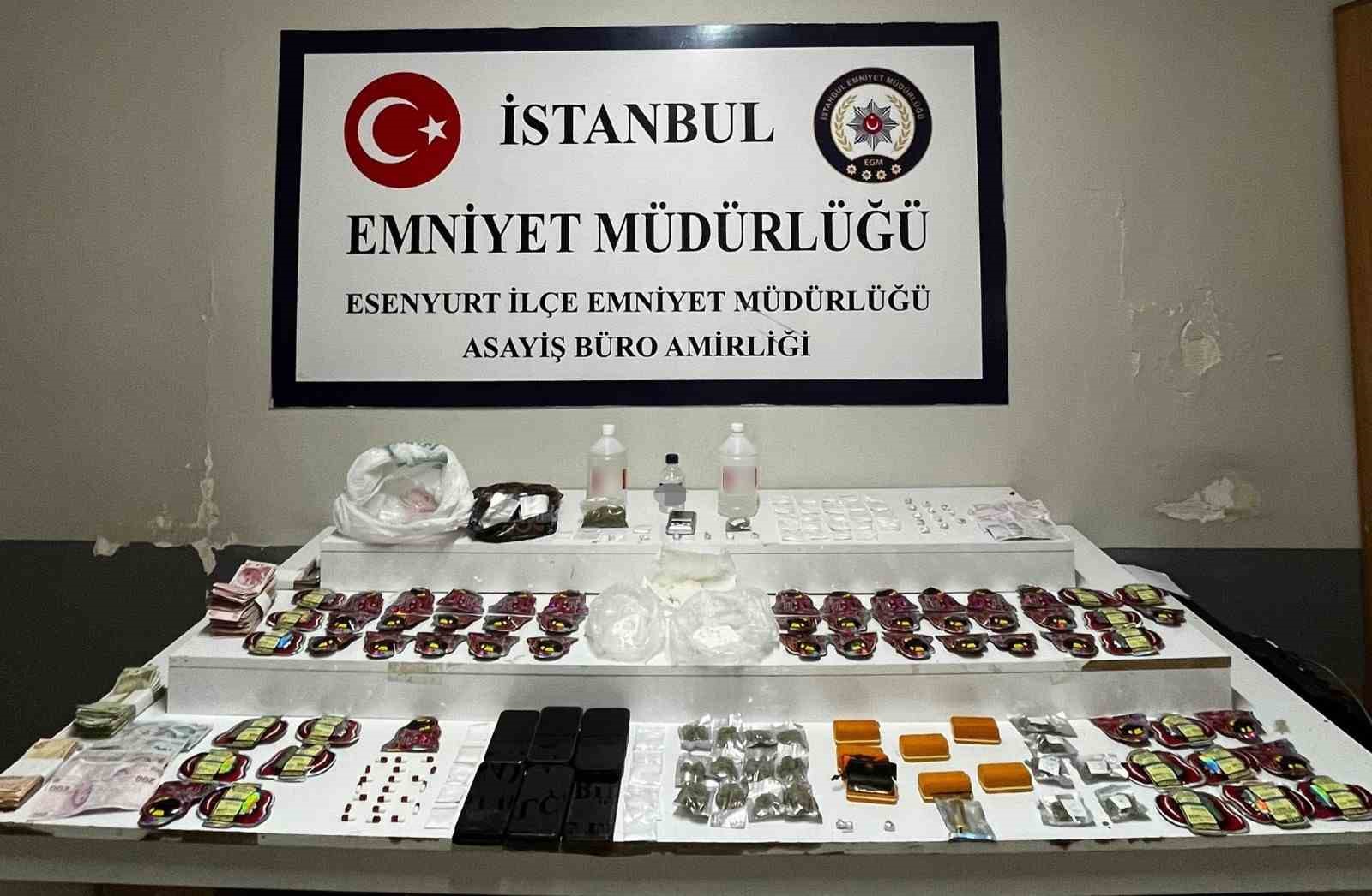 Uyuşturucuyu teybin arkasındaki düzenekte zulalamışlar