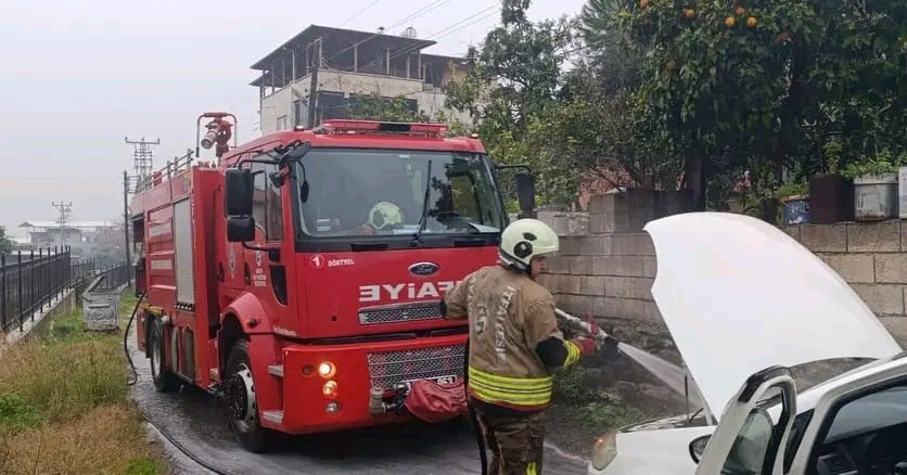 Dörtyol’da otomobil yangını