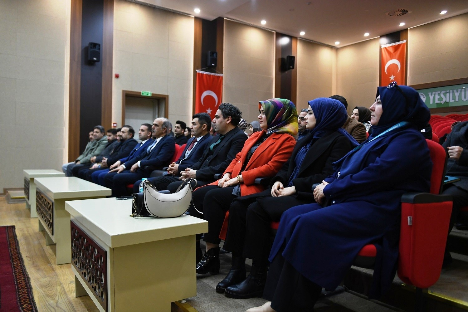 Yeşilyurt Belediyesi&rsquo;nden eğitimcilere y&ouml;nelik hizmet i&ccedil;i eğitim semineri
