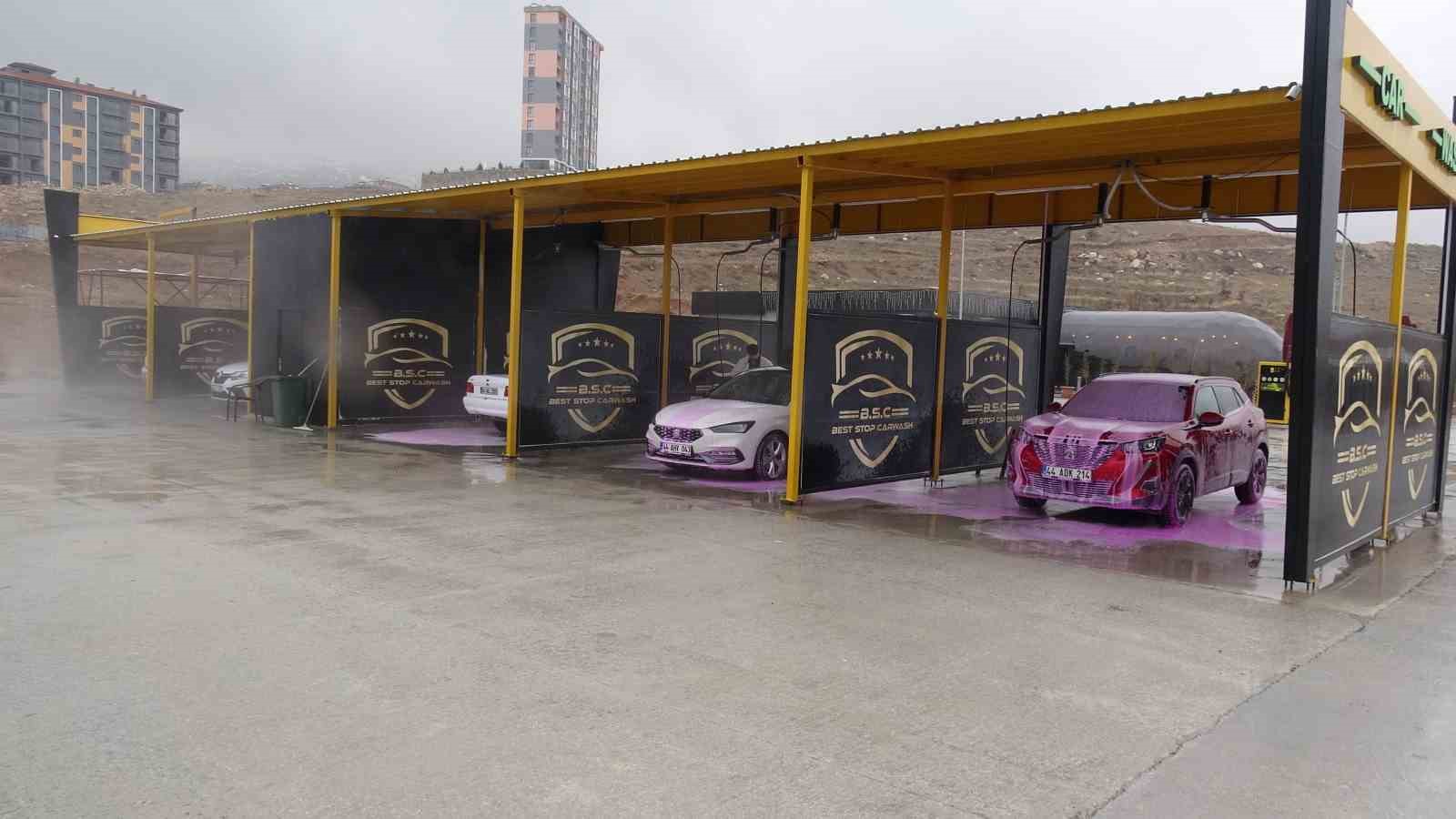 Malatya&rsquo;da oto yıkamaya renk geldi
