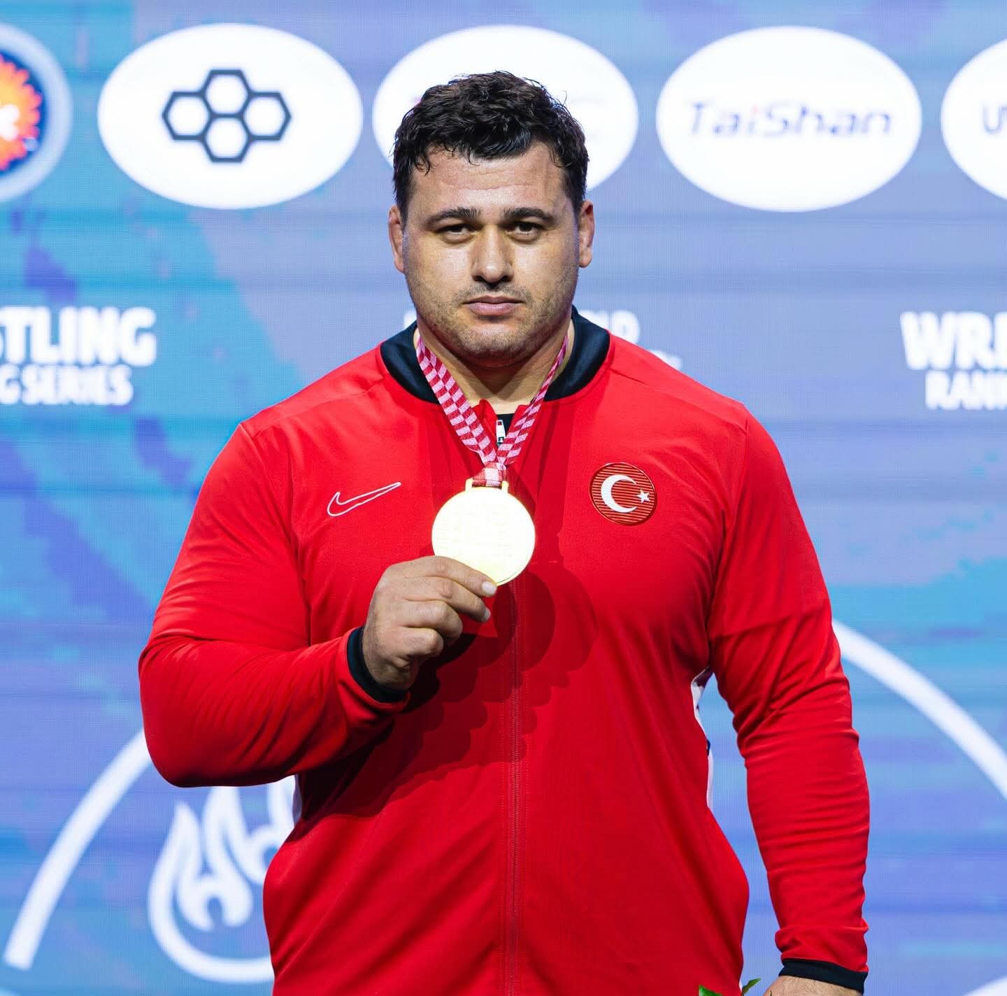 Rıza Kayaalp’ten Zagreb’de altın madalya