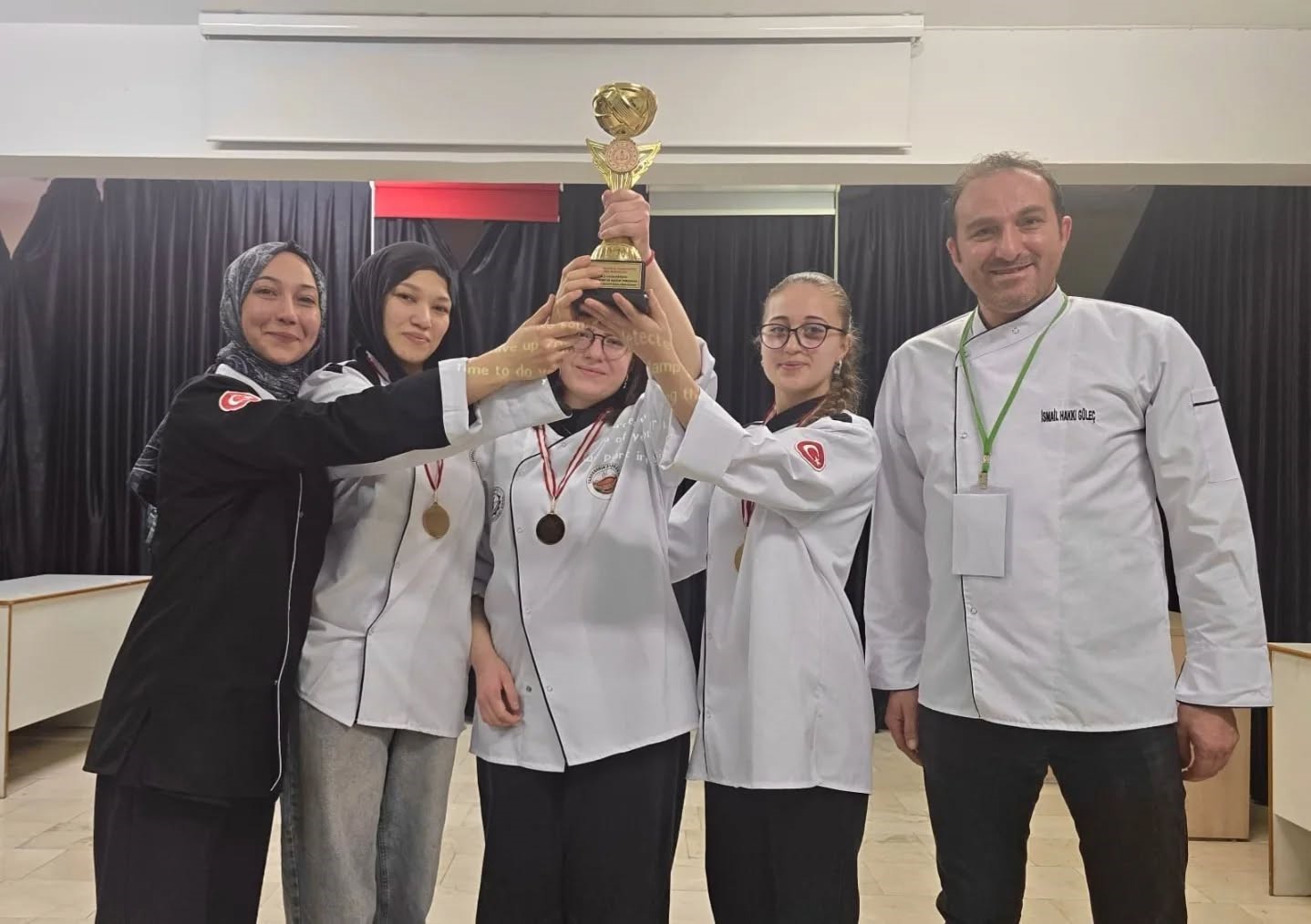 Gedizli kızlardan bölge birinciliği