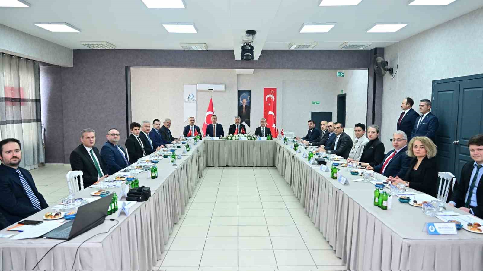 Vali Yılmaz’dan başarılı İŞKUR personeline teşekkür belgesi