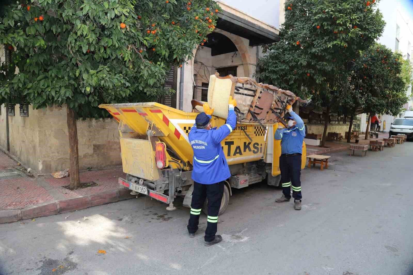 Akdeniz’de çöp taksilerle ani biriken atıklara hızlı çözüm