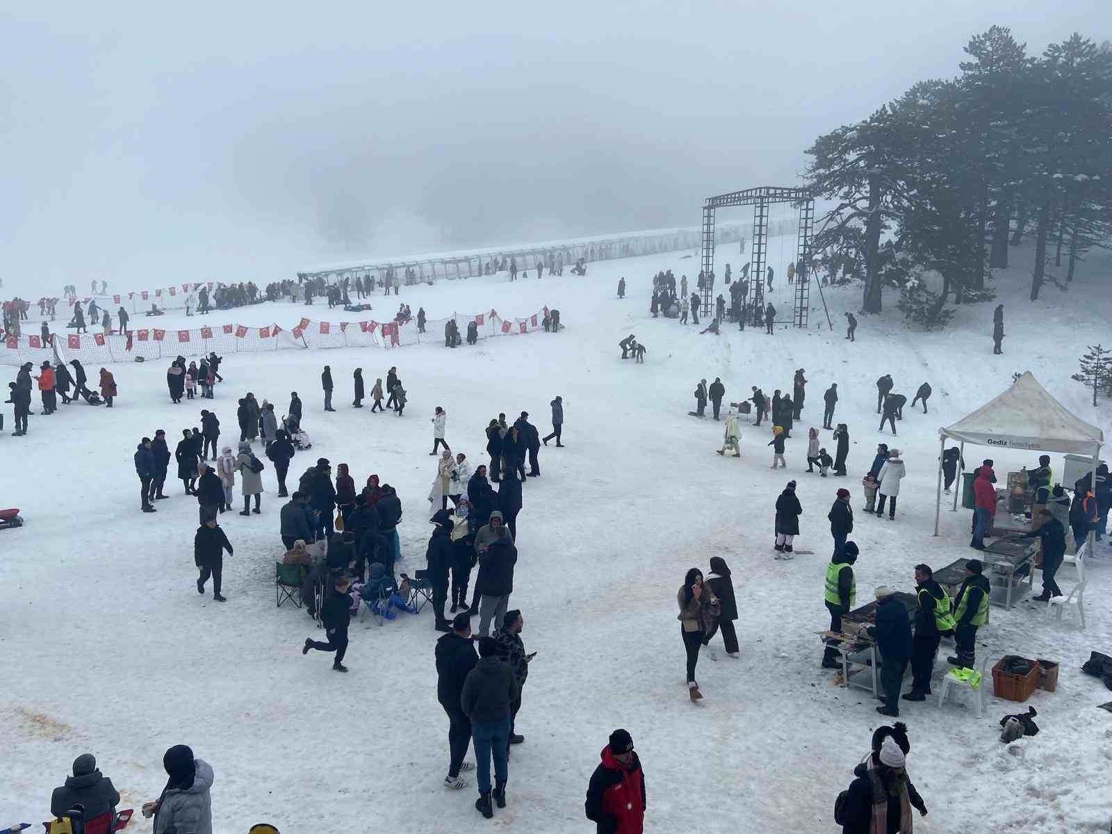 Gediz Belediyesinden Murat Dağı’na ücretsiz servis desteği