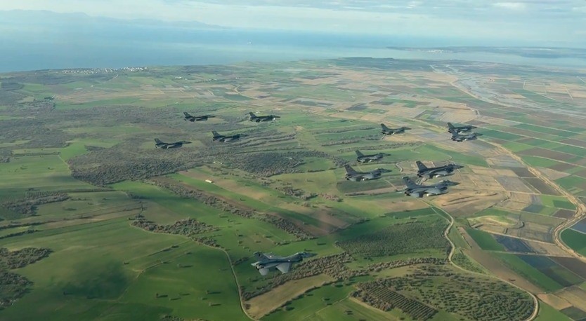 MSB’den elektronik harp destekli ‘çok uçaklı taarruz’ eğitimi
