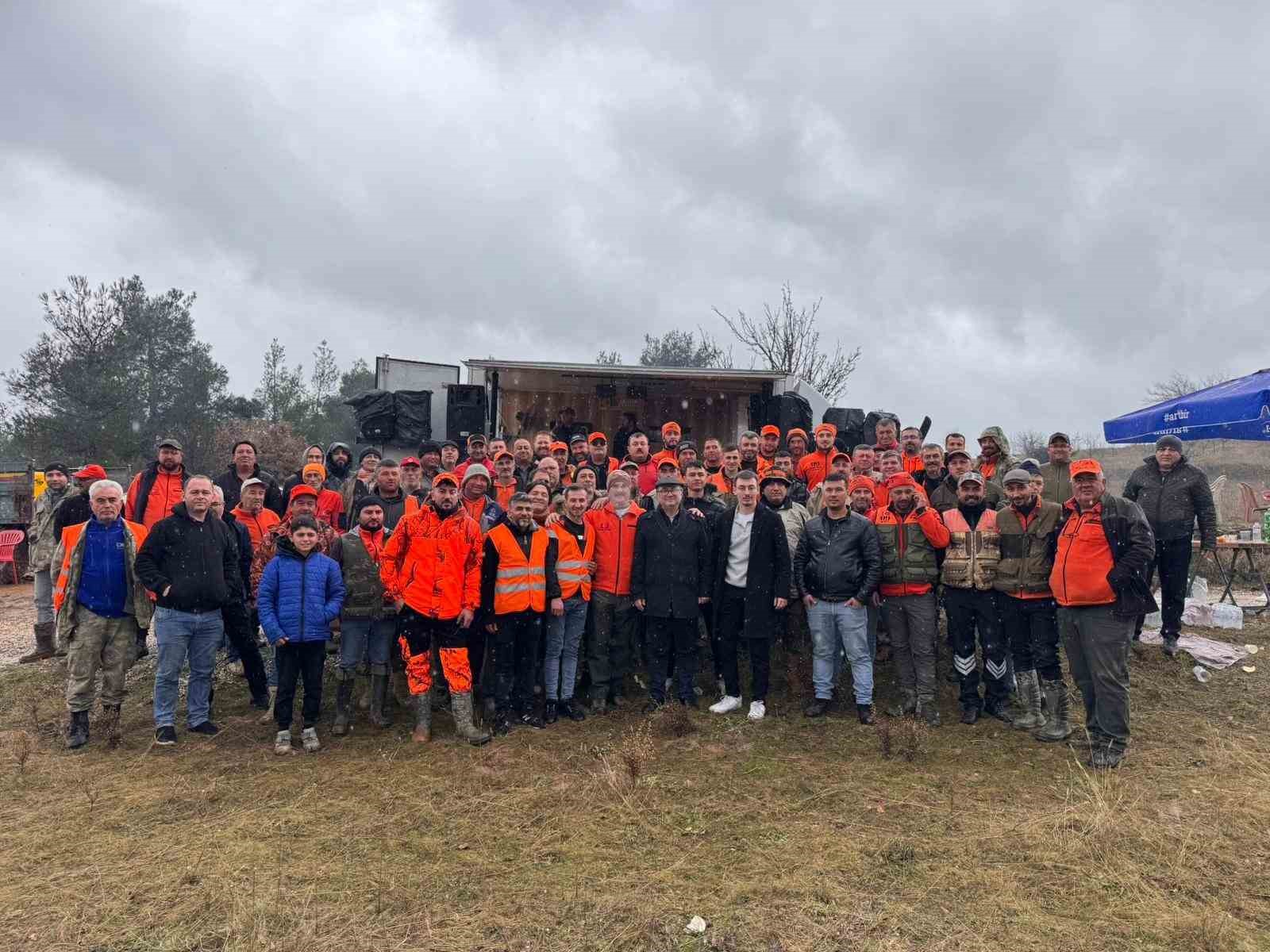 Buldan’da düzenlenen resmi avda 56 yaban domuzu avlandı