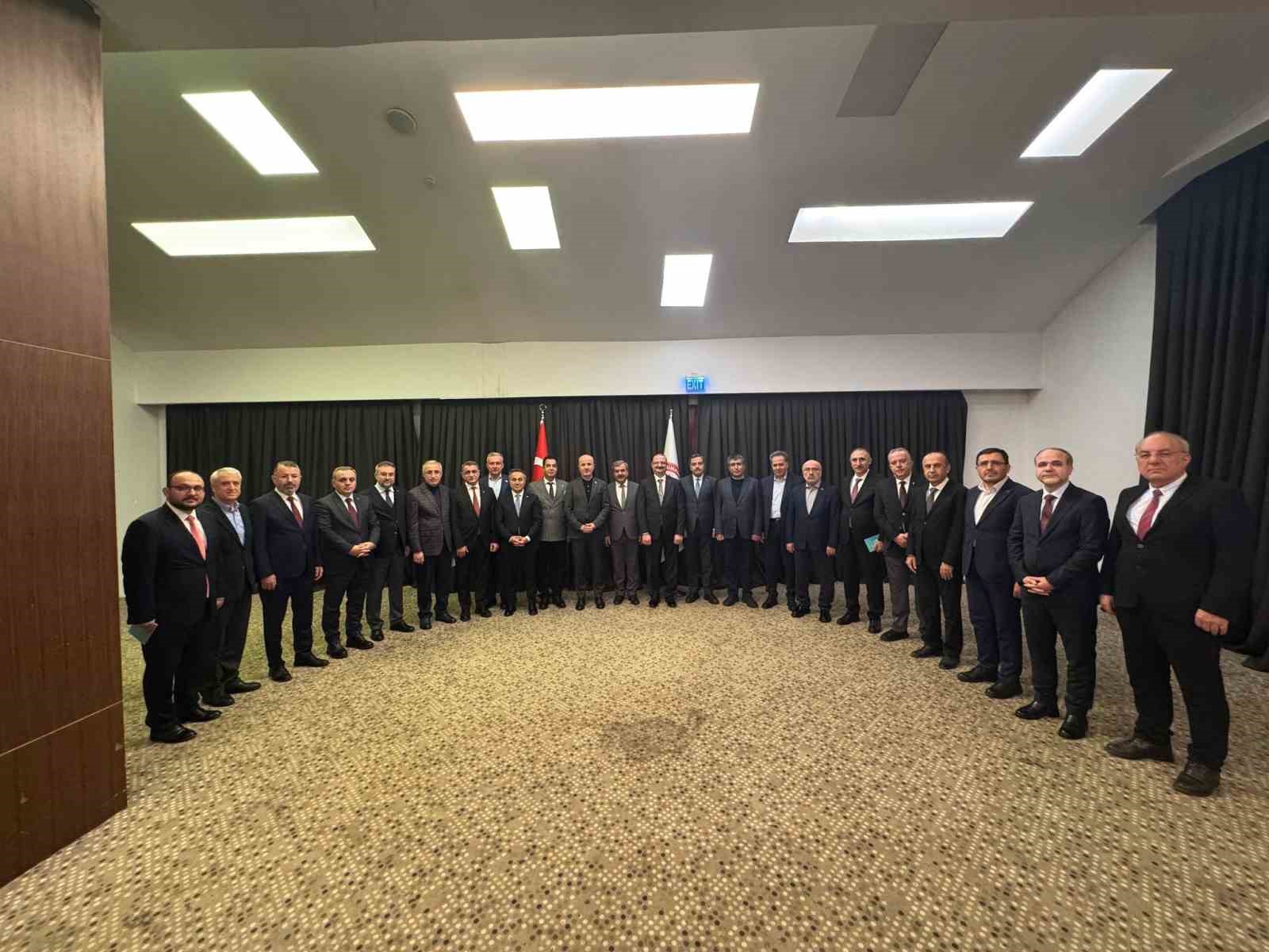 Rektör Karamustafa Anadolu Üniversiteler Birliği İstişare Toplantısı’na katıldı