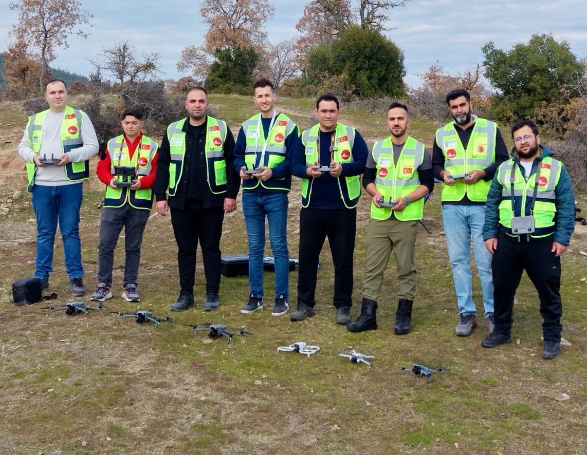 G&ouml;ky&uuml;z&uuml;n&uuml;n g&ouml;n&uuml;ll&uuml; neferleri Manisa&rsquo;da &rsquo;İHAKUT&rsquo; &ccedil;atısı altında birleşti
