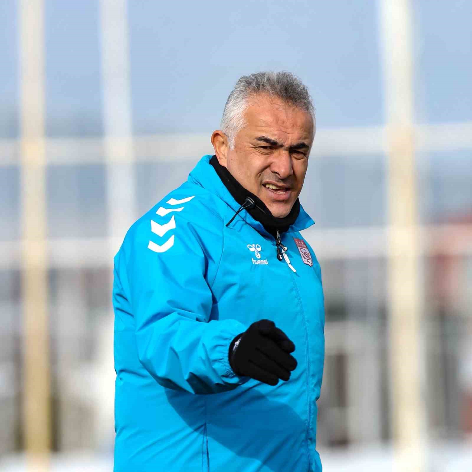 Sivasspor’da Mehmet Altıparmak ile yollar ayrıldı