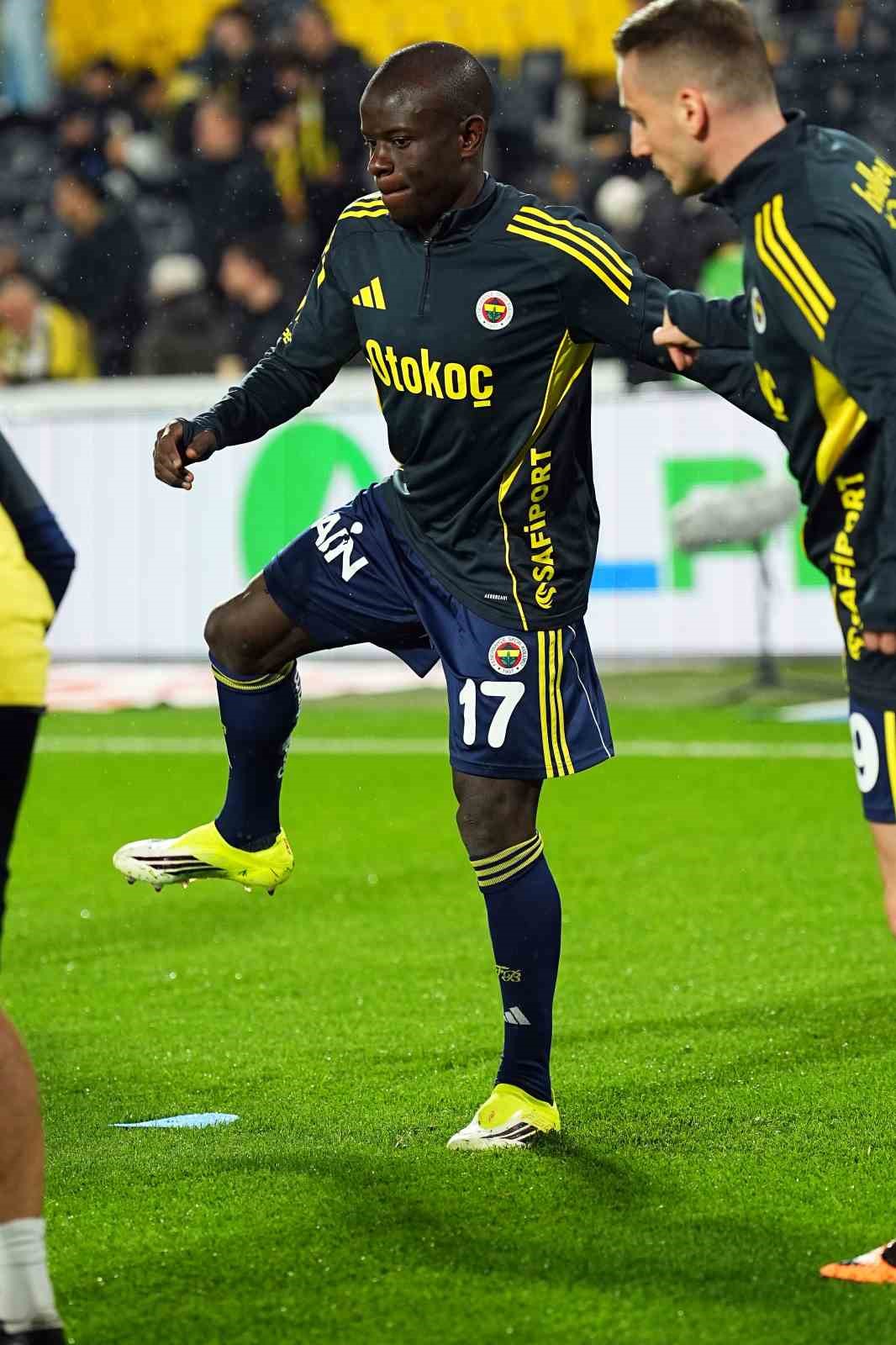 Trendyol S&uuml;per Lig: Fenerbah&ccedil;e: 1 - Gen&ccedil;lerbirliği: 0 (Ma&ccedil; devam ediyor)
