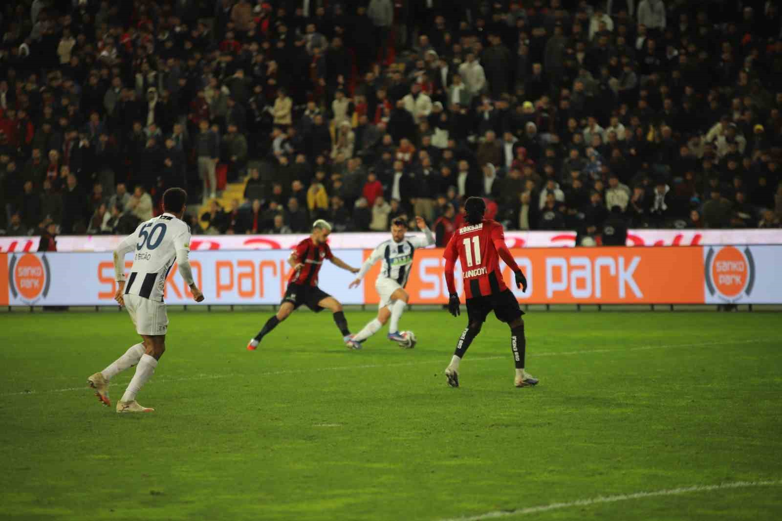 Trendyol Süper Lig: Gaziantep FK: 2 - Kasımpaşa: 1 (Maç sonucu)
