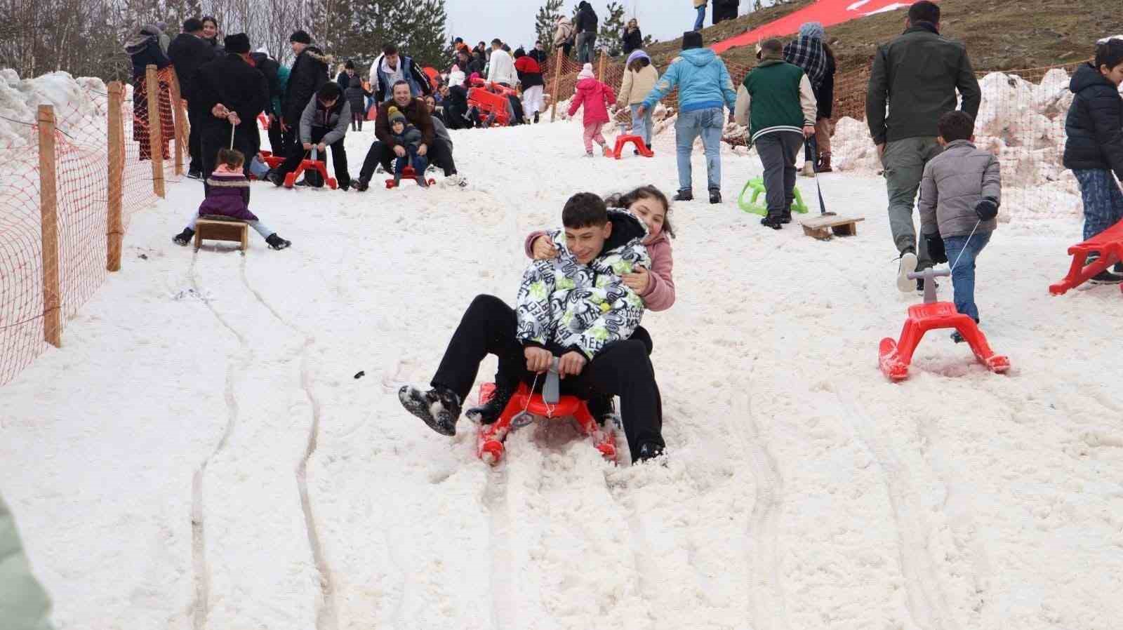 Ordu’nun menderesleri ile ünlü bin 500 rakımlı yaylasında kar festivali