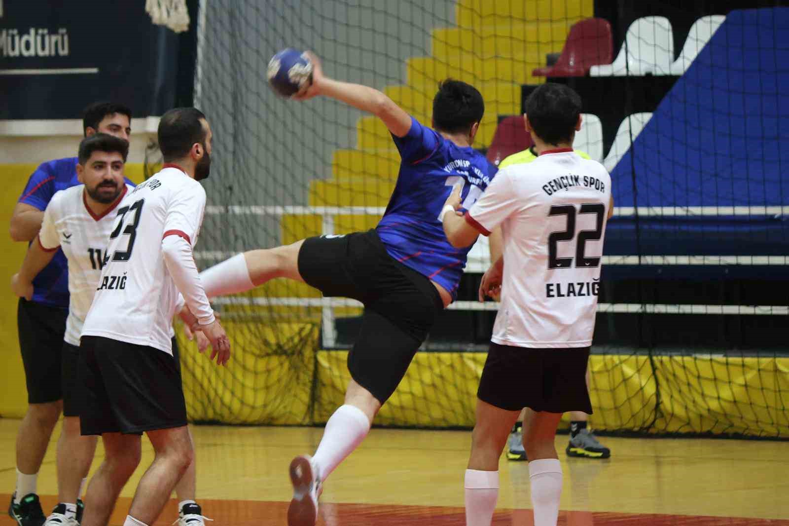 Elazığ GSK hentbol takımı 7&rsquo;de 7 yaptı
