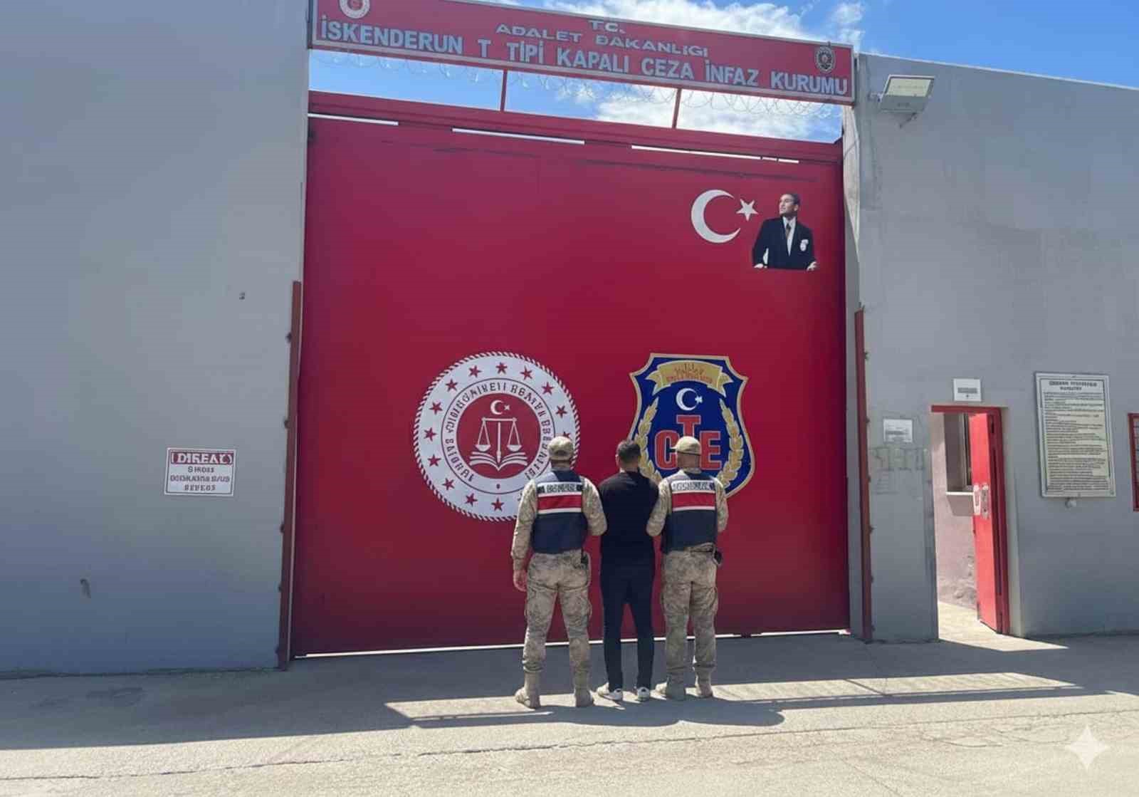 Hatay’da  24 yıl 6 ay hapis cezası bulunan cezaevi firarisi yakalandı