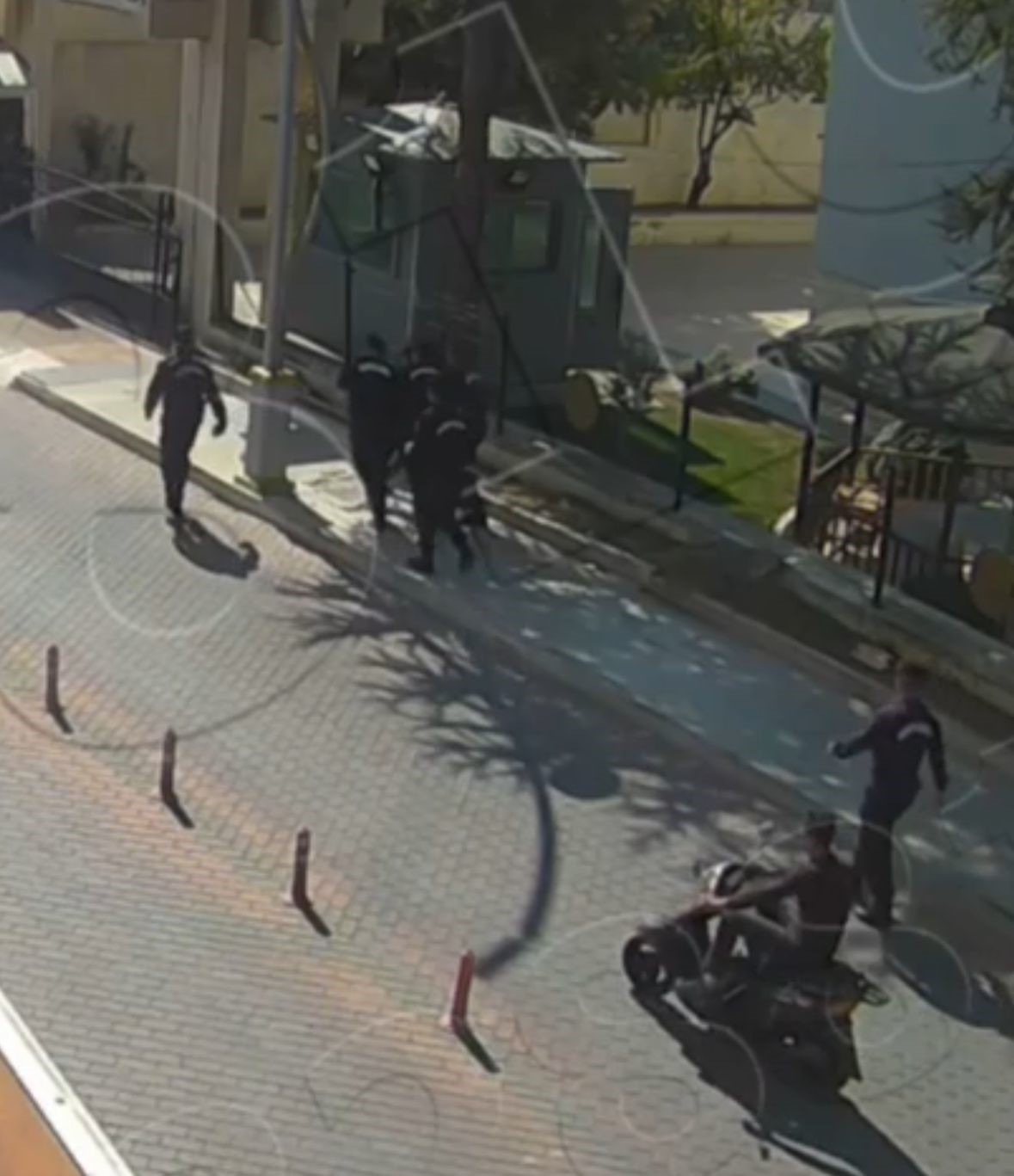 Kimlik soran teğmene silah çekmeye çalışan şahıs etkisiz hale getirildi