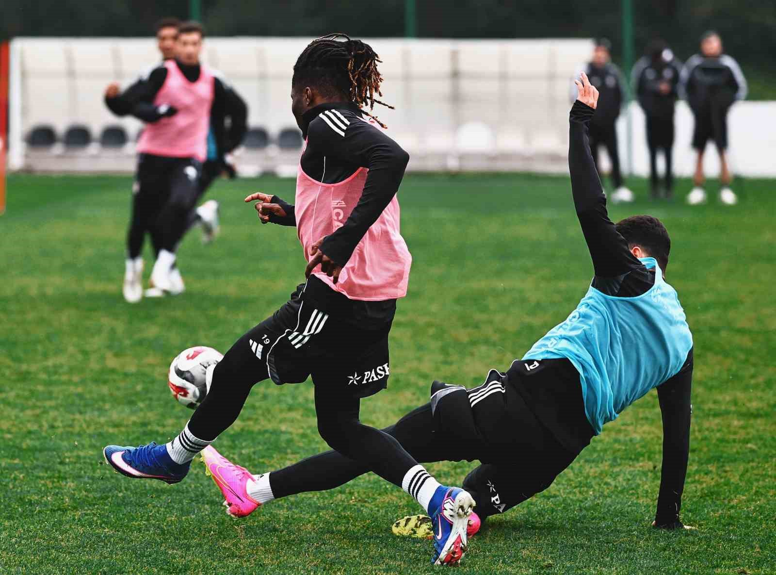 Beşiktaş’ta Rams Başakşehir maçı hazırlıkları başladı