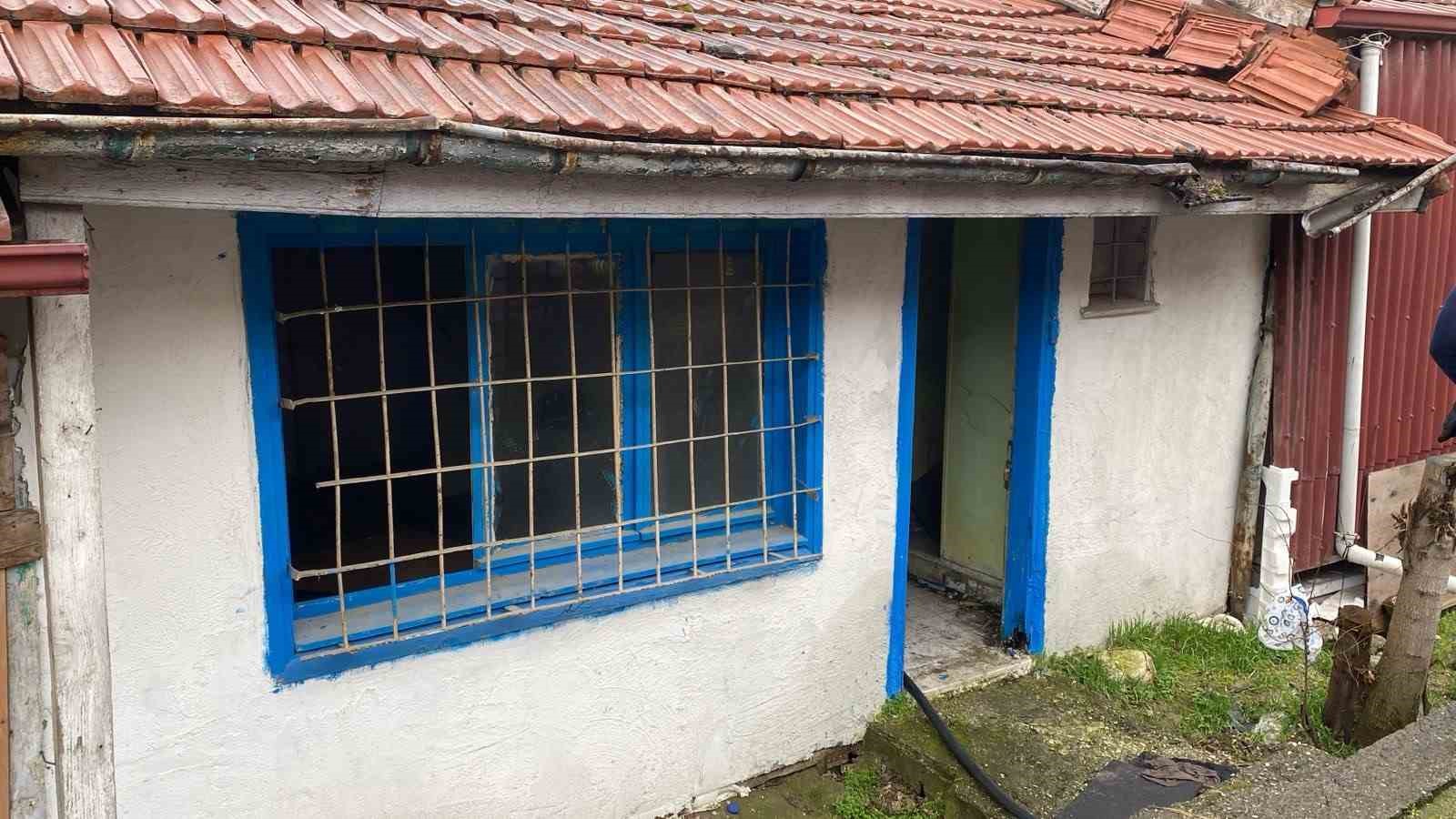 Bolu’da metruk evde yangın paniği