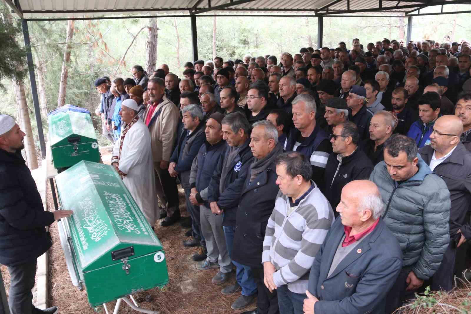 Babaanne ve 3 yaşındaki torunu toprağa verildi