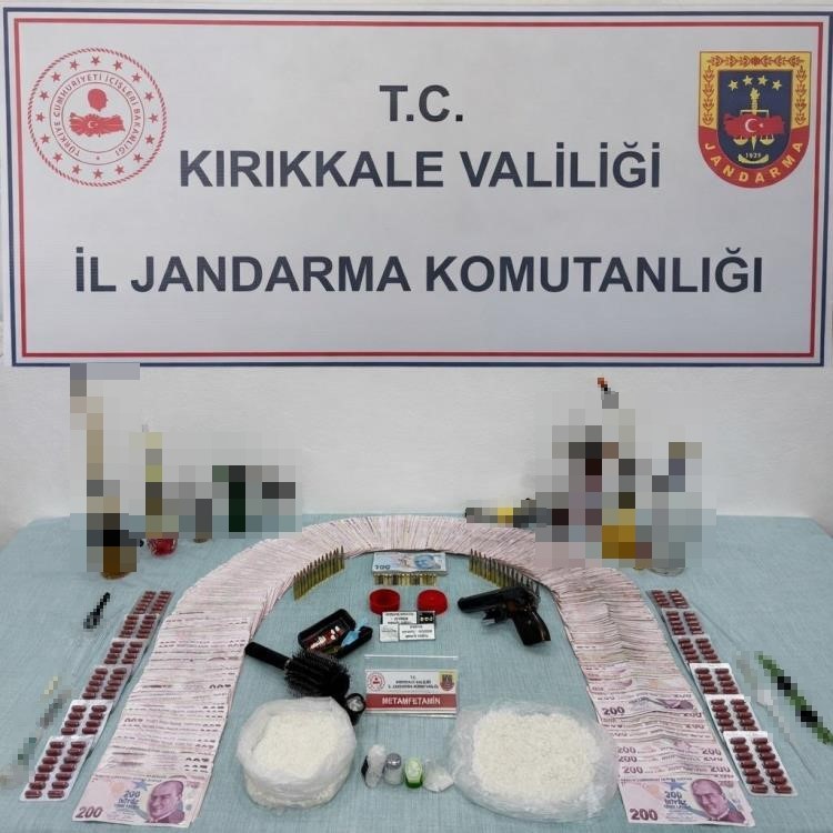 Jandarmadan uyuşturucu operasyonu: 3 gözaltı