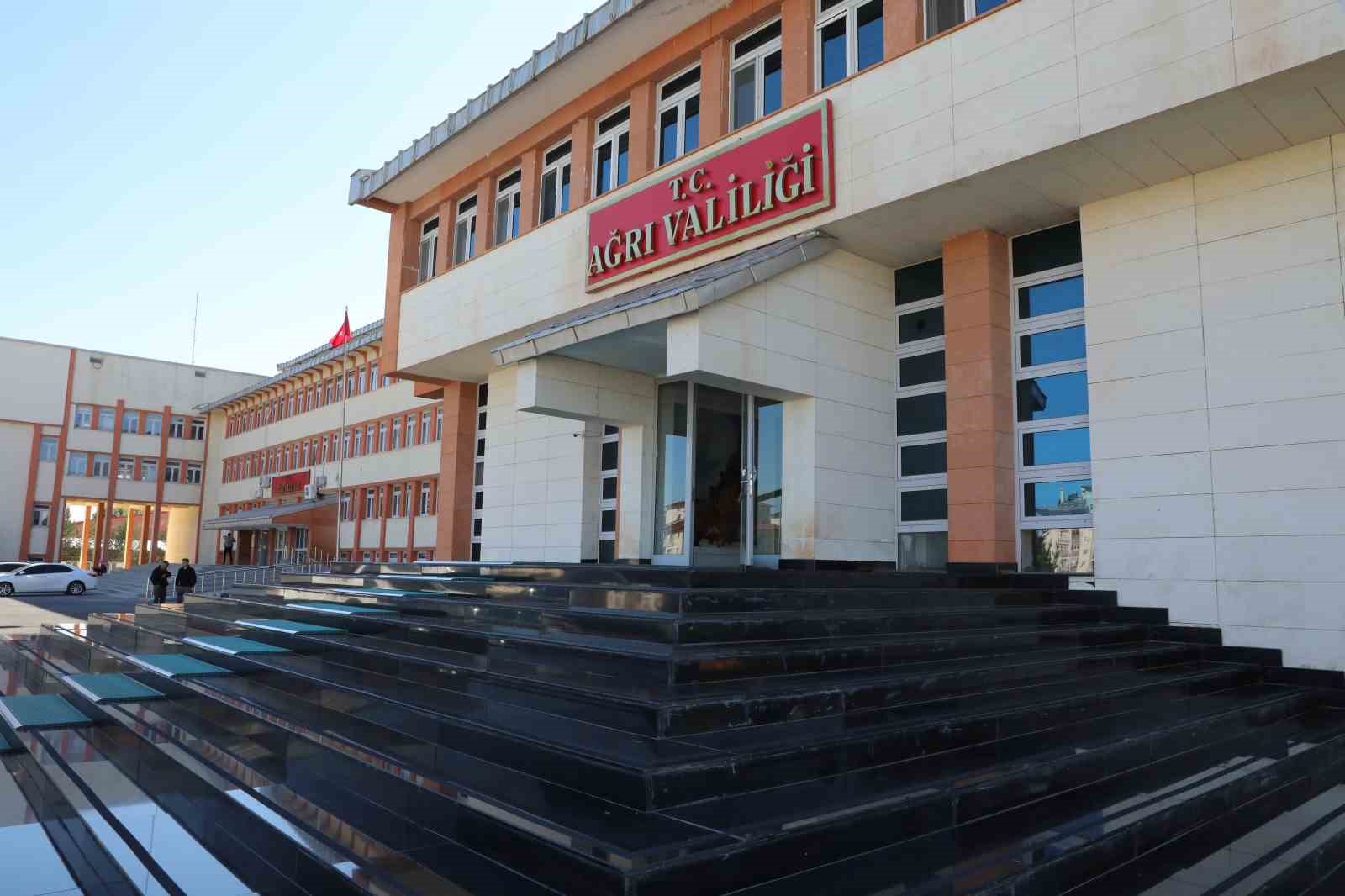 Ağrı’da köy okulları ve taşımalı eğitime kar nedeniyle 1 gün ara