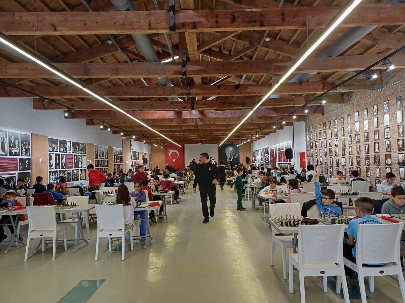 Denizli’de 4. Geleneksel Muharrem Çamlı Anı Satranç Turnuvası gerçekleştirildi