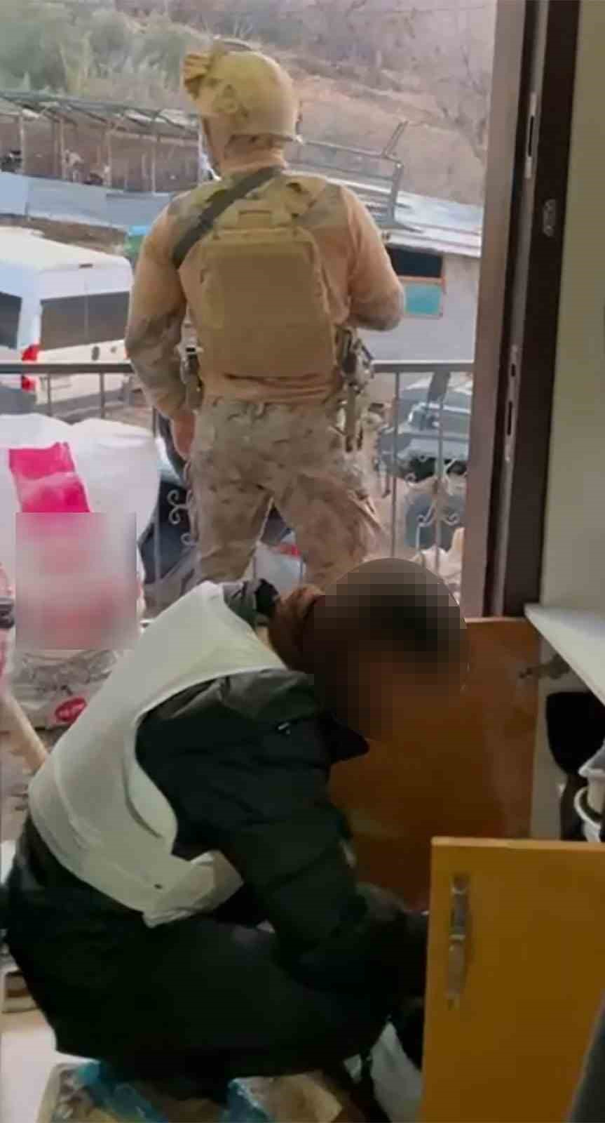 Karaman merkezli DEAŞ operasyonu: 3 tutuklama