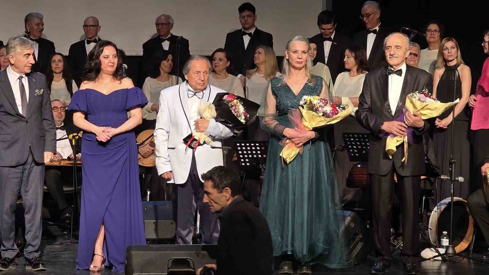 ESSİVDER Türk Sanat Müziği Korosu’ndan ‘Sezon Ortası Konseri’ yoğun ilgi gördü