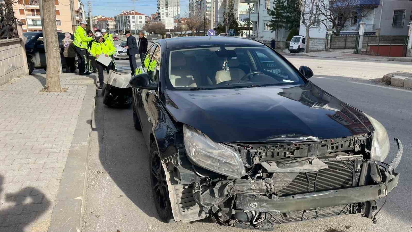 Karaman’da ciple otomobil çarpıştı: 1 yaralı