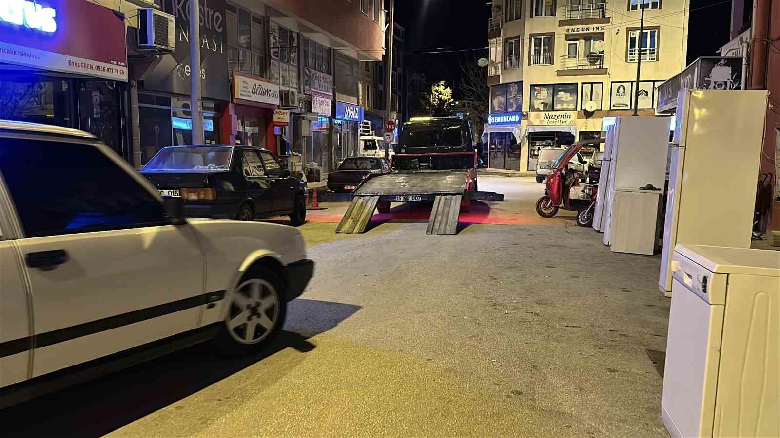 Ehliyetsiz s&uuml;r&uuml;c&uuml; polisten ka&ccedil;tı, yakalanınca 80 bin lira ceza yedi
