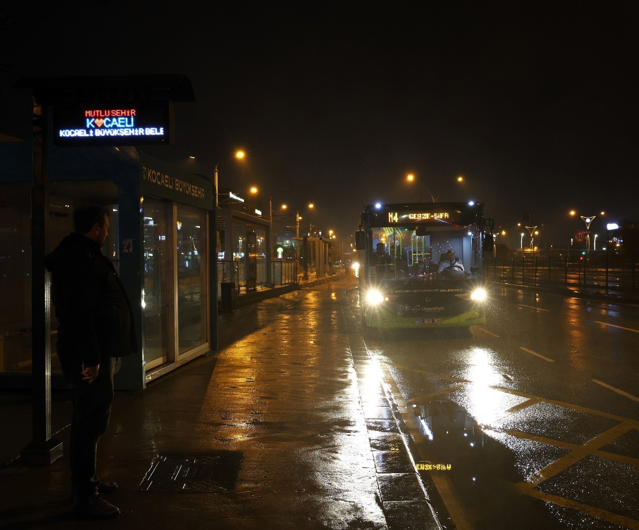 Kocaeli&rsquo;de 4 yeni hatla 24 saat kesintisiz ulaşım d&ouml;nemi başladı
