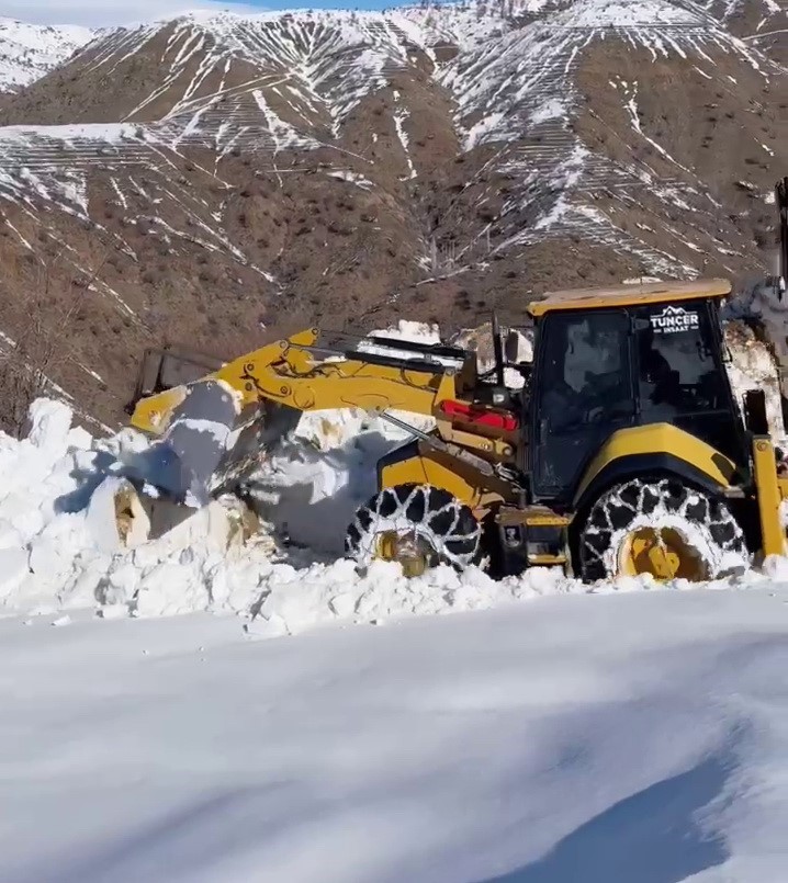 Karla mücadele çalışmaları devam ediyor