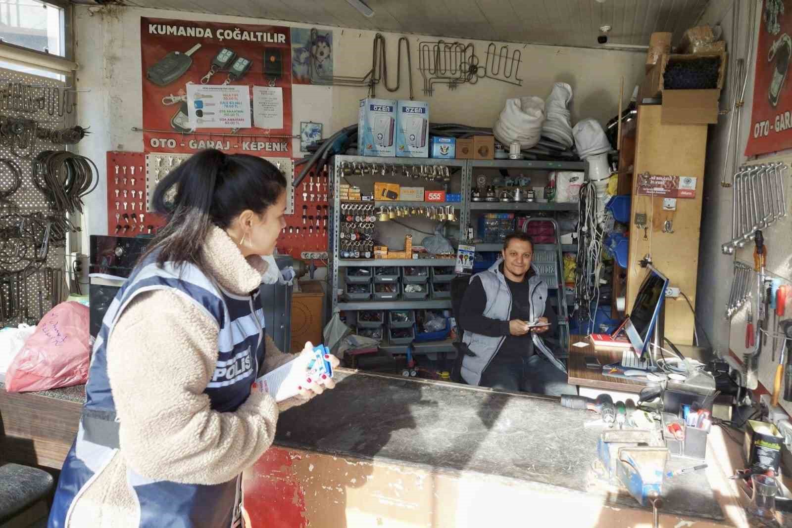 Polislikten vatandaşa su&ccedil;lara karşı farkındalık &ccedil;alışması
