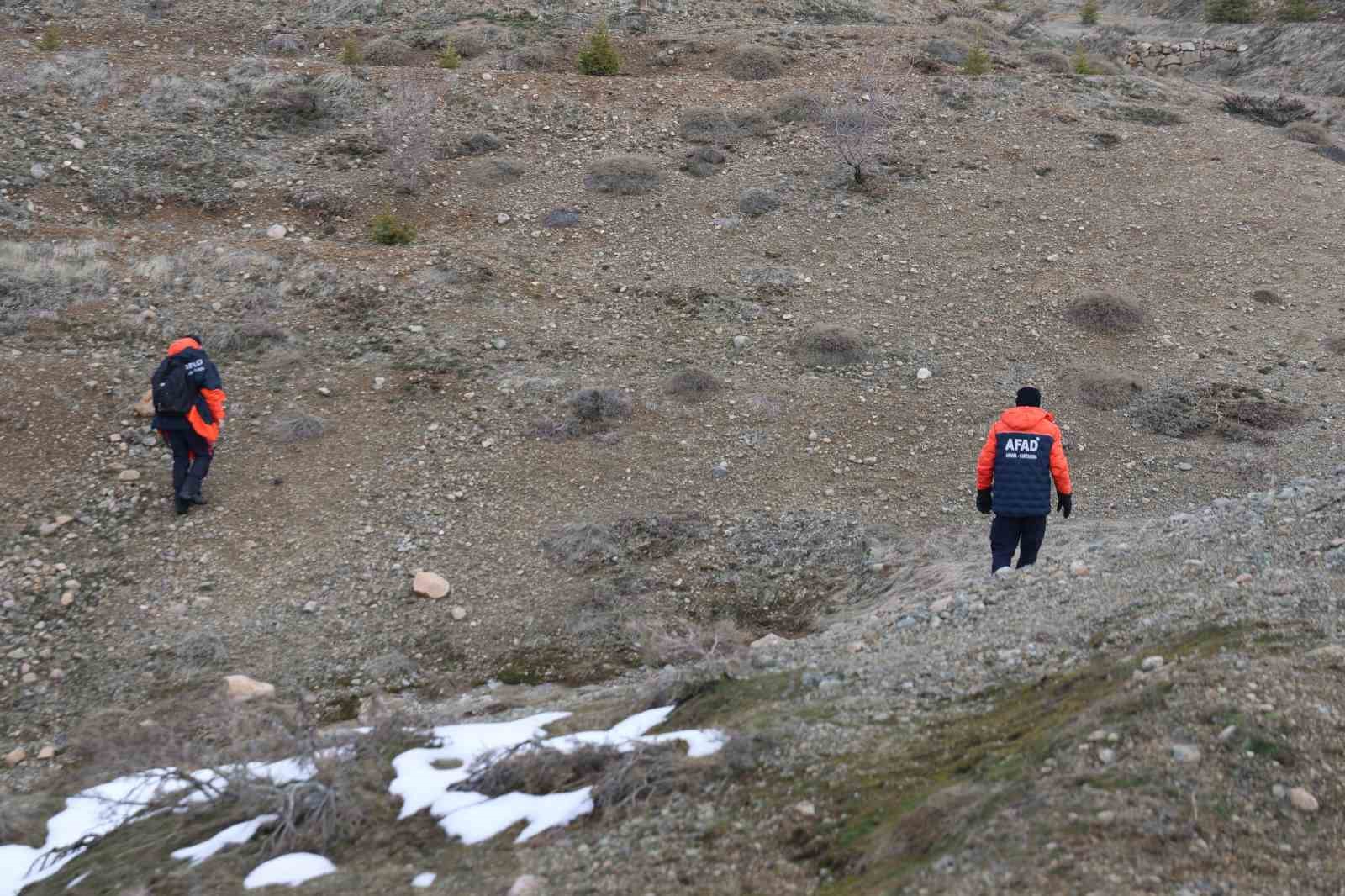 Elazığ&rsquo;da kaybolan yaşlı adam, 3 g&uuml;nd&uuml;r aranıyor
