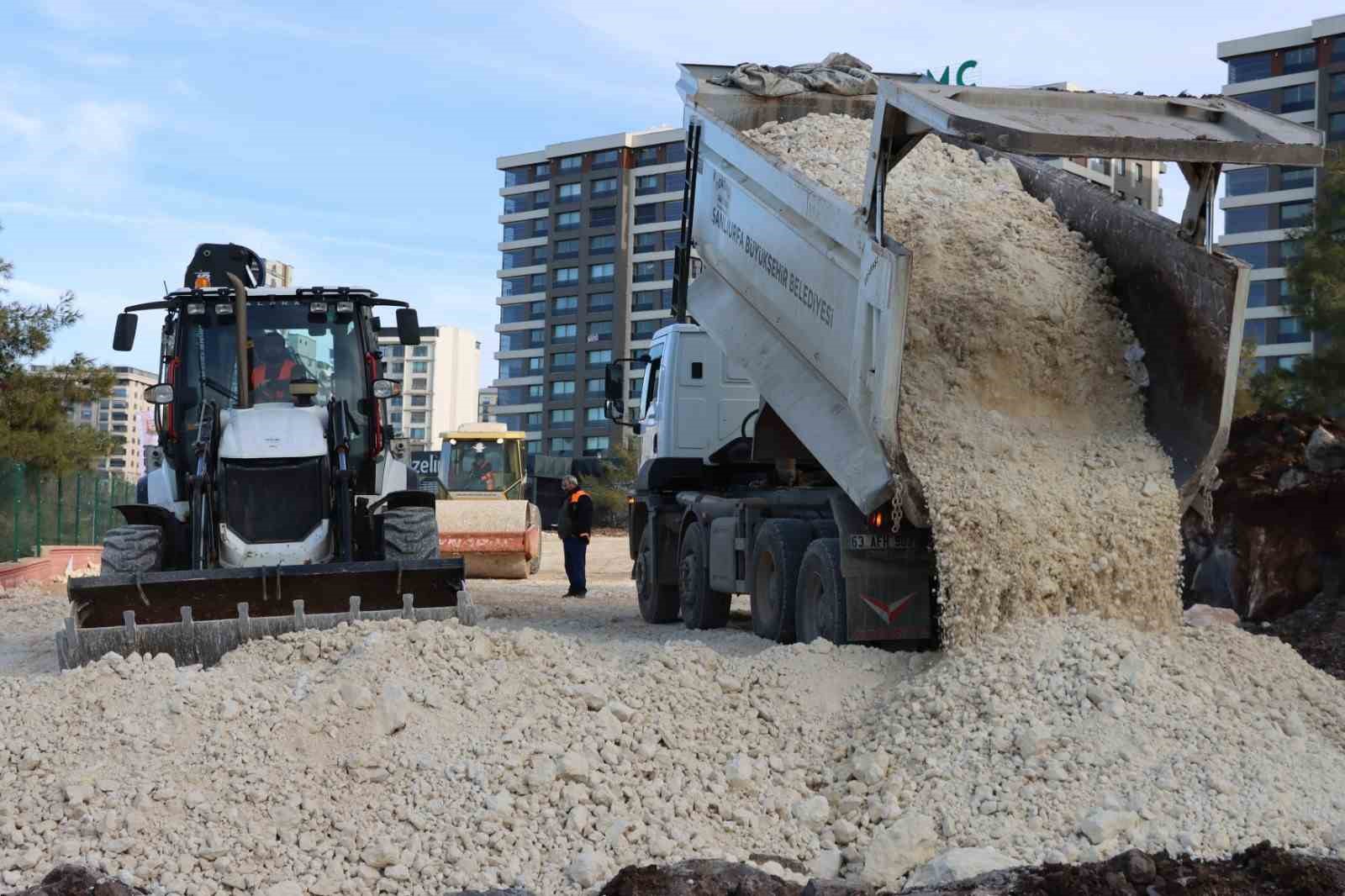 Doğukent’e 17 metrelik yol yatırımı