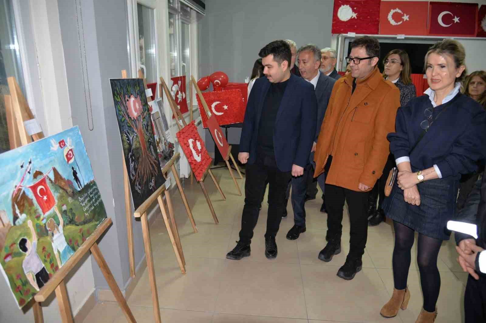 Türkeli’de bayrak sevgisi sanatla buluştu