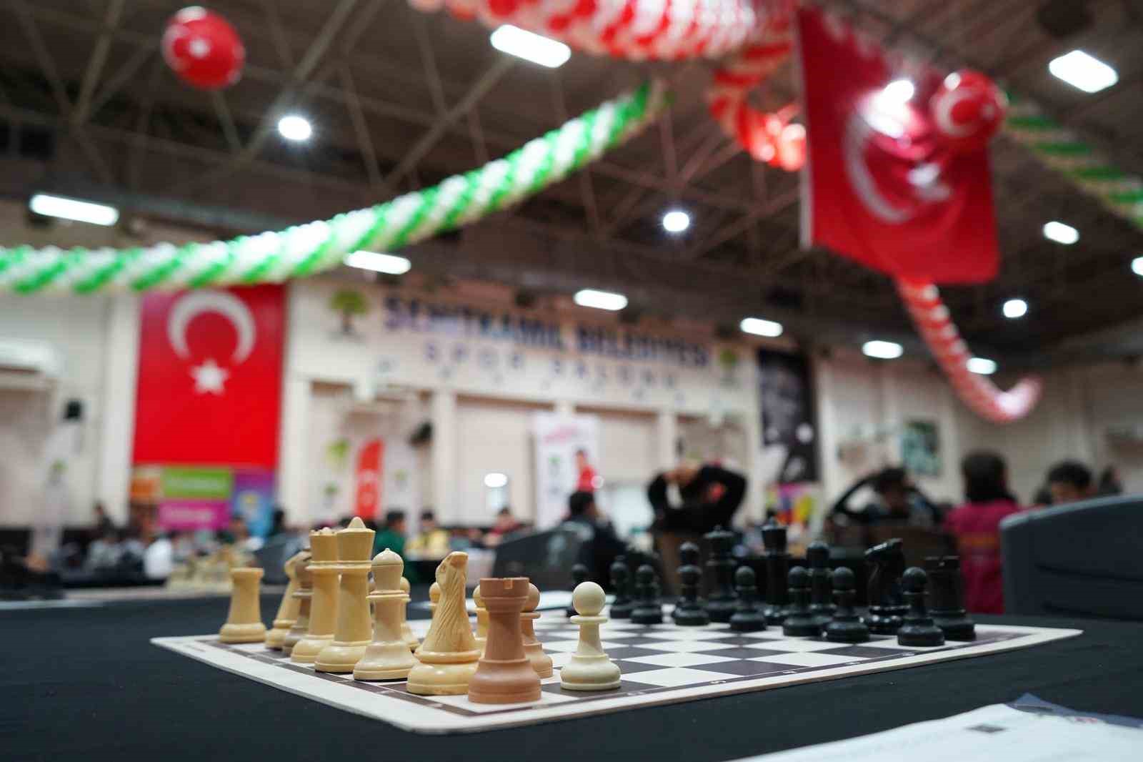 Şehitkamil’de satranç heyecanı başladı